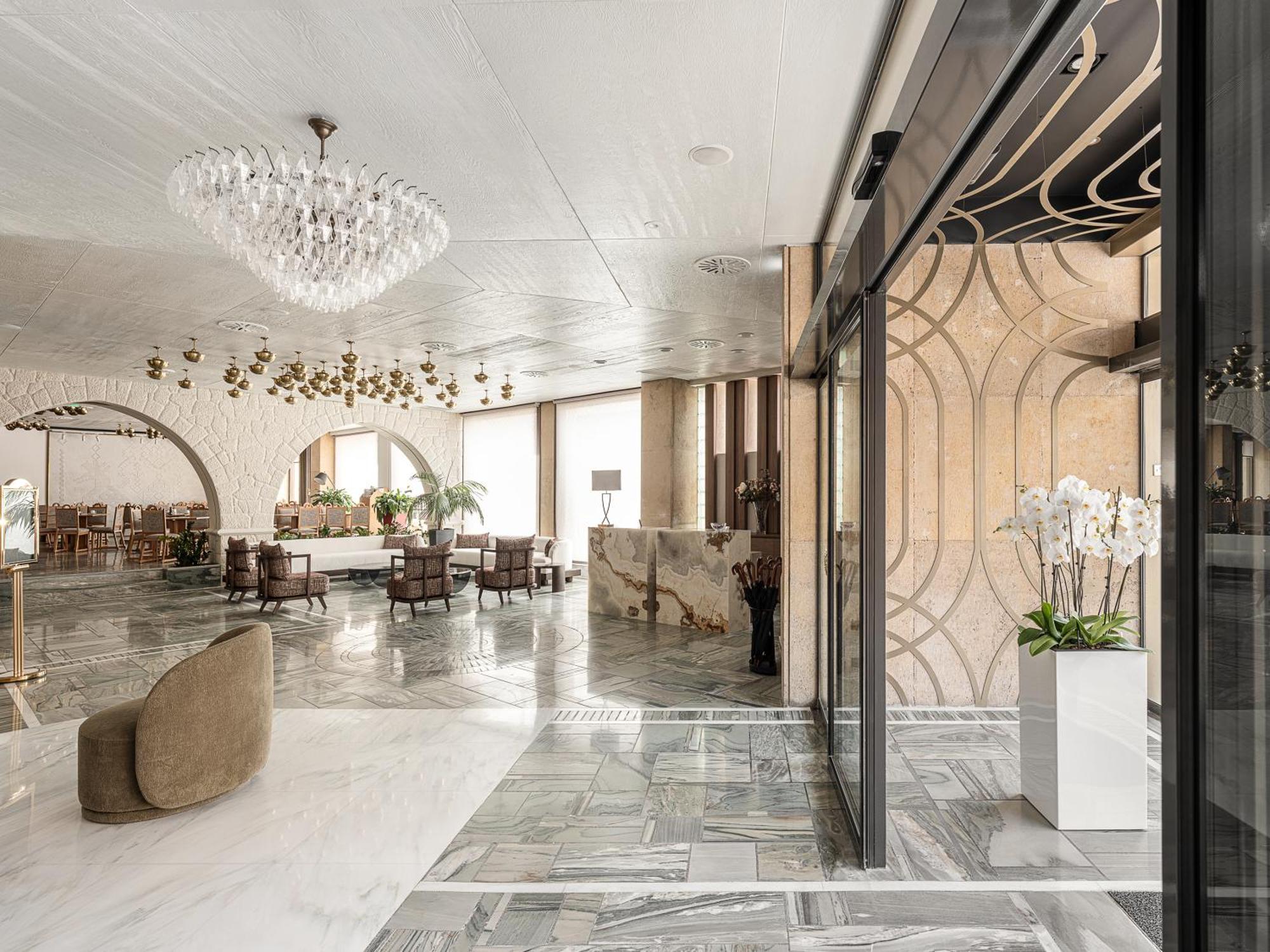 Hotel Civitel Akali 4*
