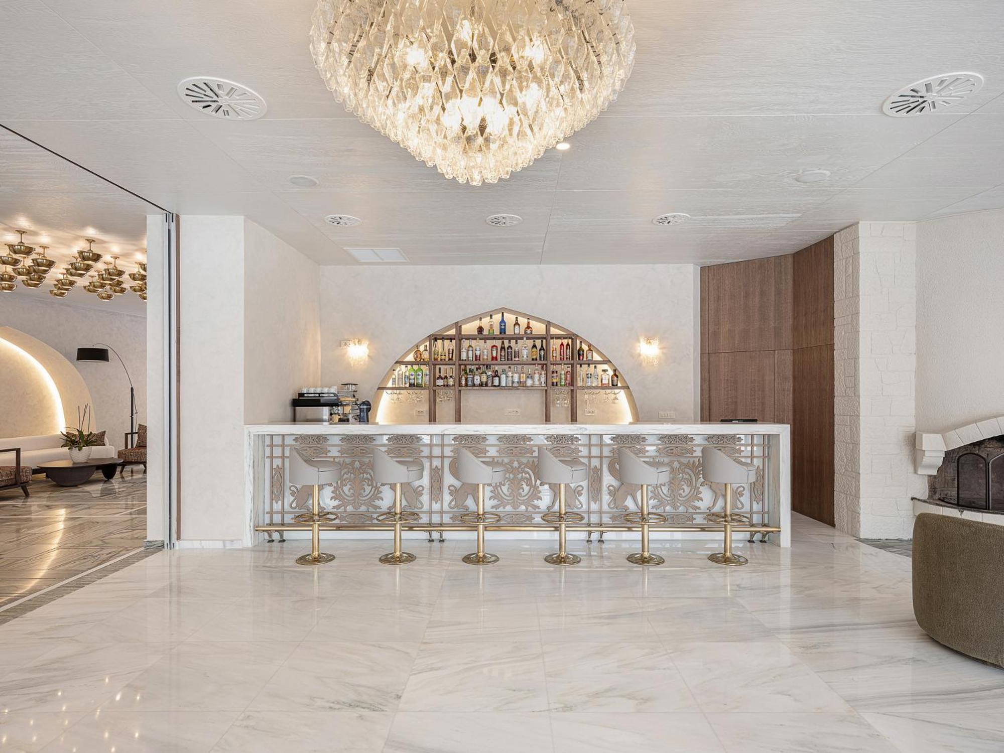 Civitel Akali Hotel 4*