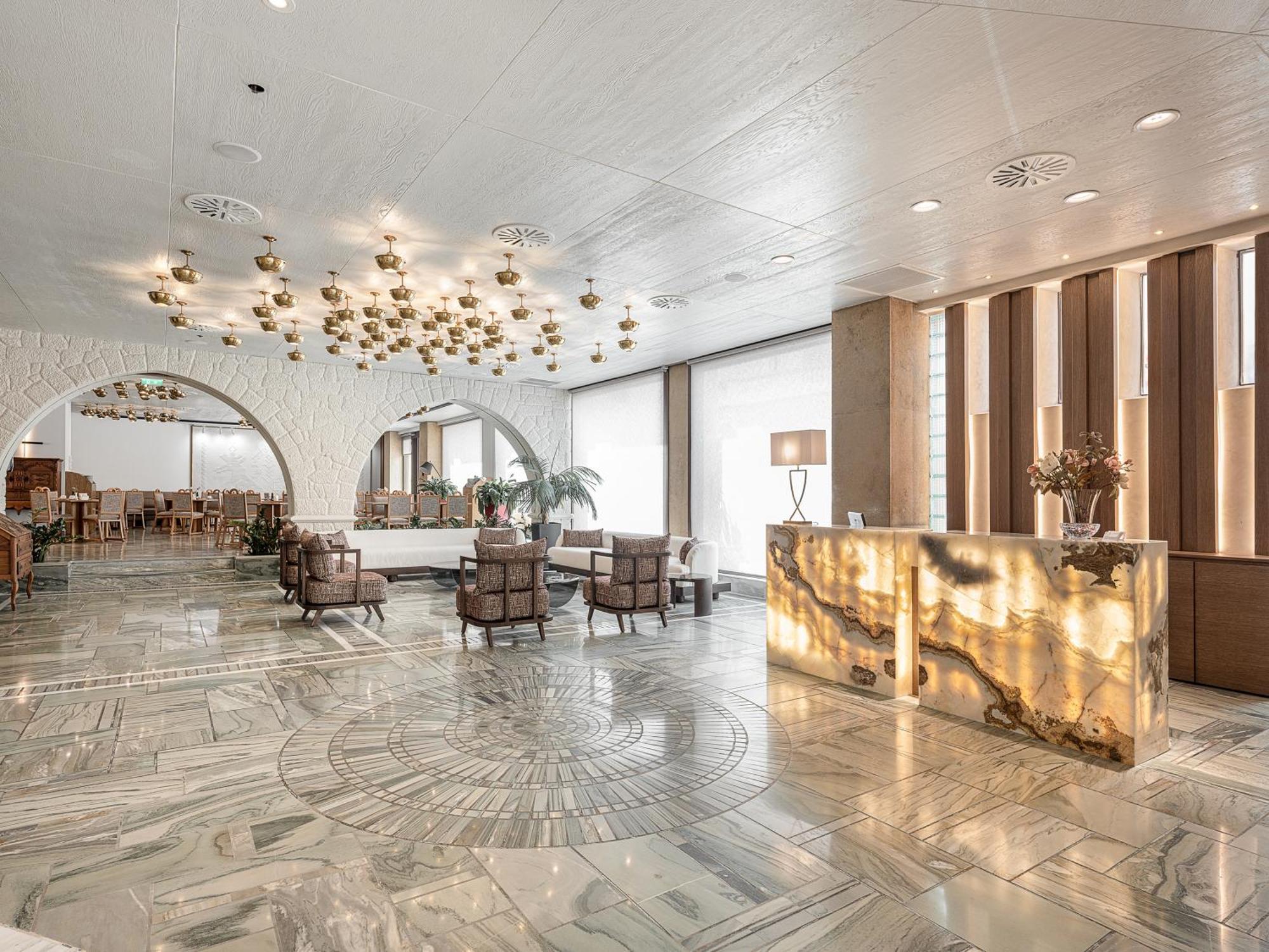 Hotel Civitel Akali 4*
