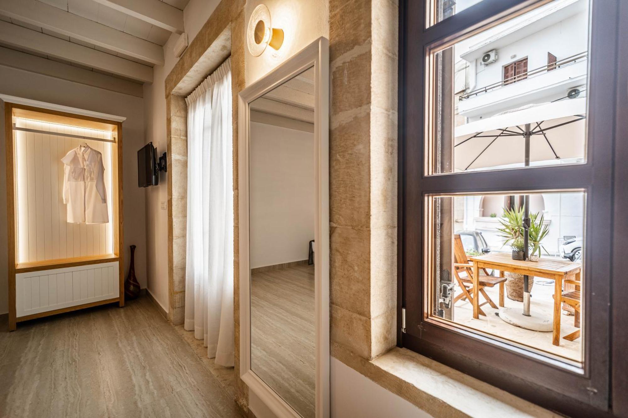 Lithinon Luxury Suites Free Parking Apartment