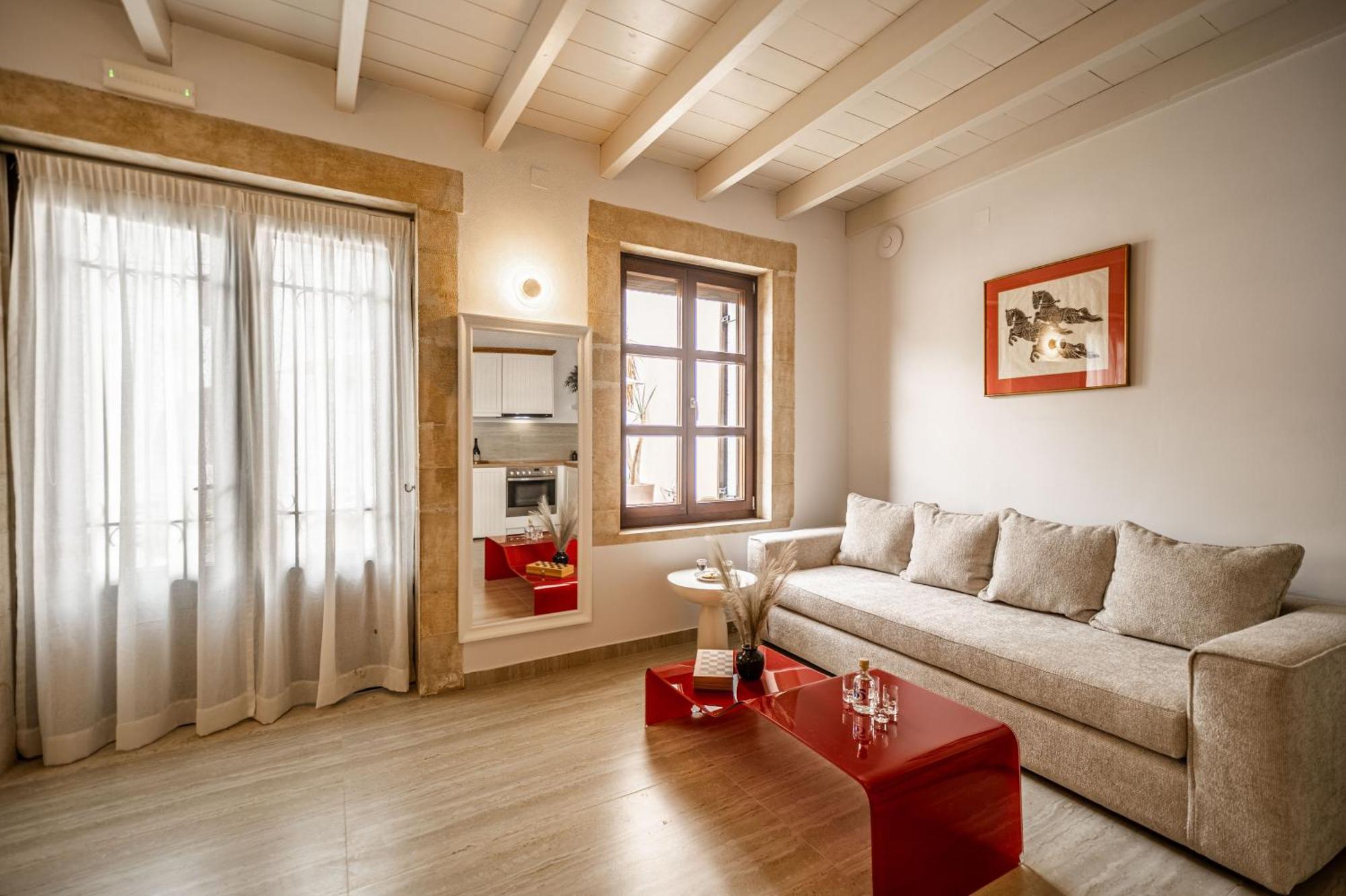 Lithinon Luxury Suites Free Parking