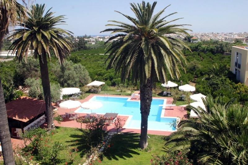 Oasis Chrissi Akti Chania