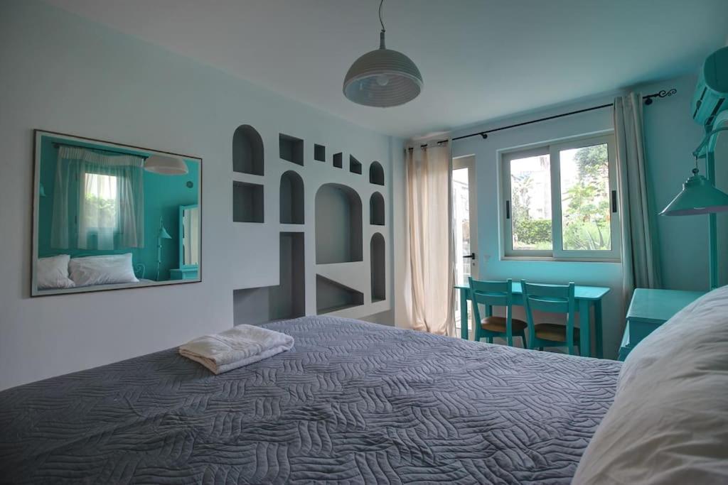 Apartment Elias 3-bedroom On The Beach With Pool