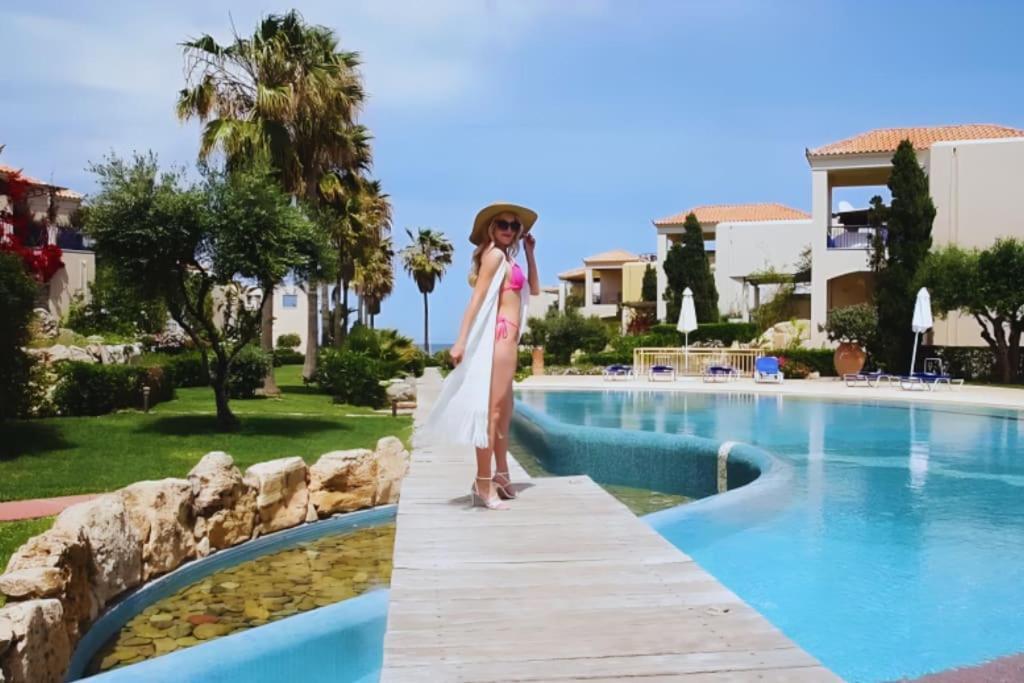 Elias 3-bedroom On The Beach With Pool Chrissi Akti Chania