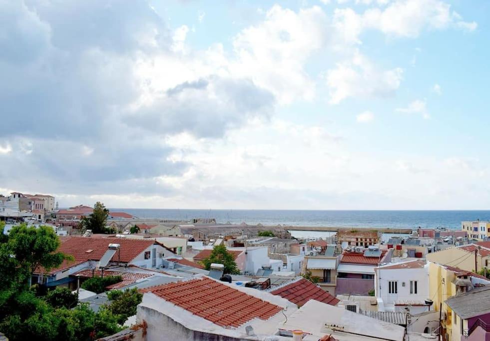 Archo's Place-best Location In The Old Town
