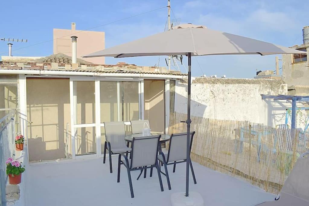 Archo's Place-best Location In The Old Town
