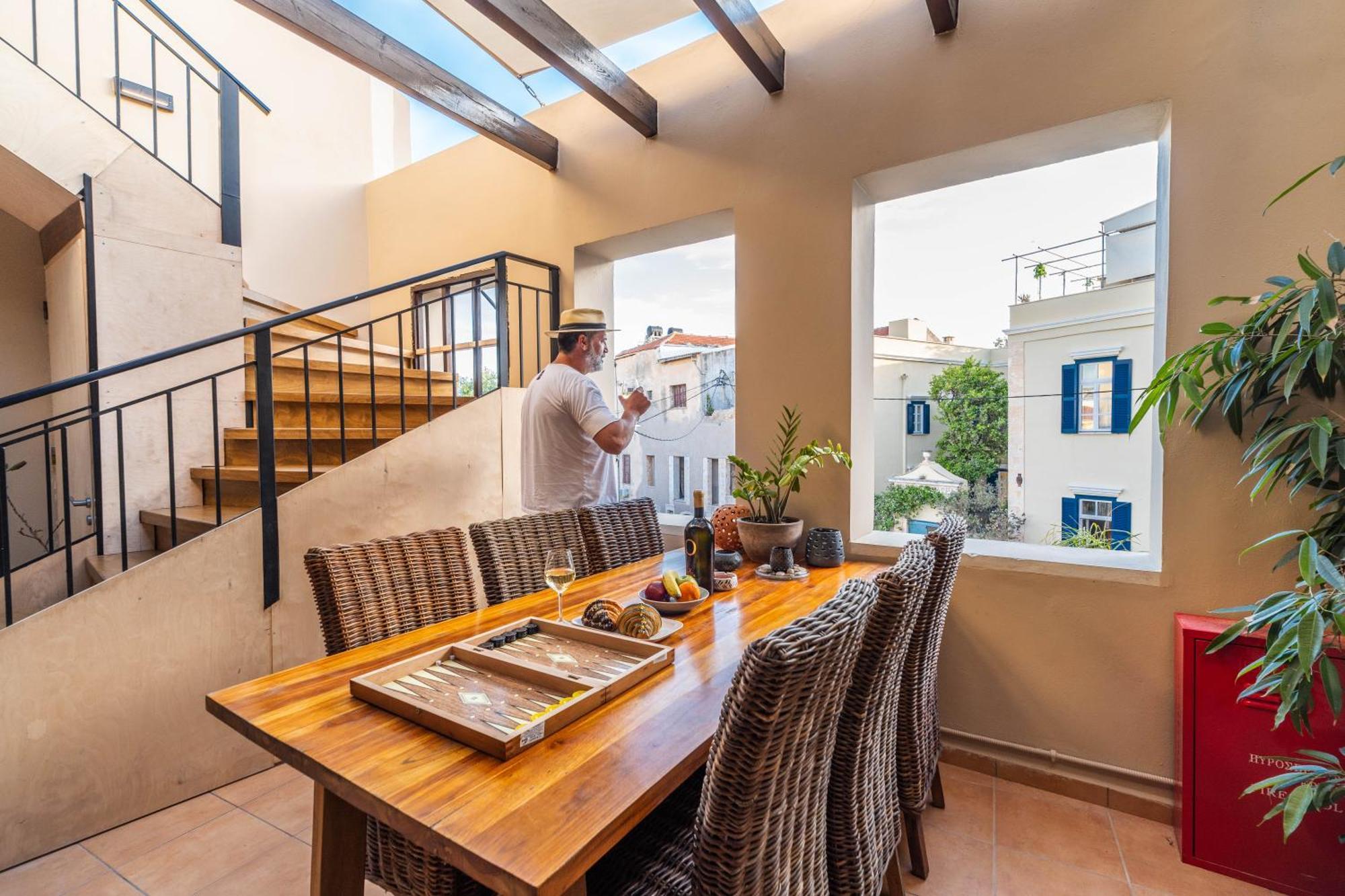 Lithinon Luxury Suites Free Parking Apartment