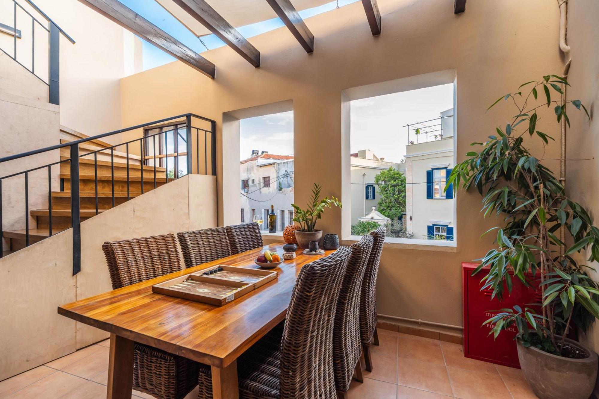 Lithinon Luxury Suites Free Parking