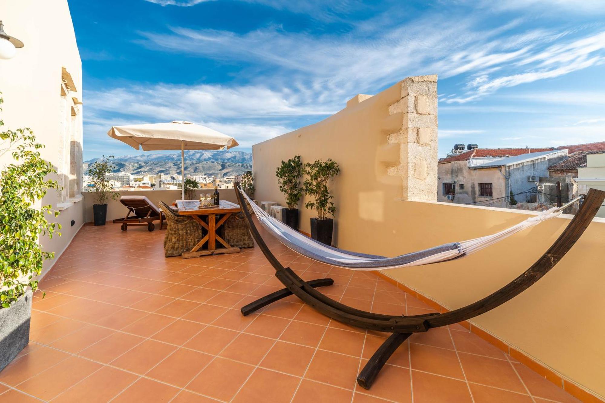 Lithinon Luxury Suites Free Parking Apartment