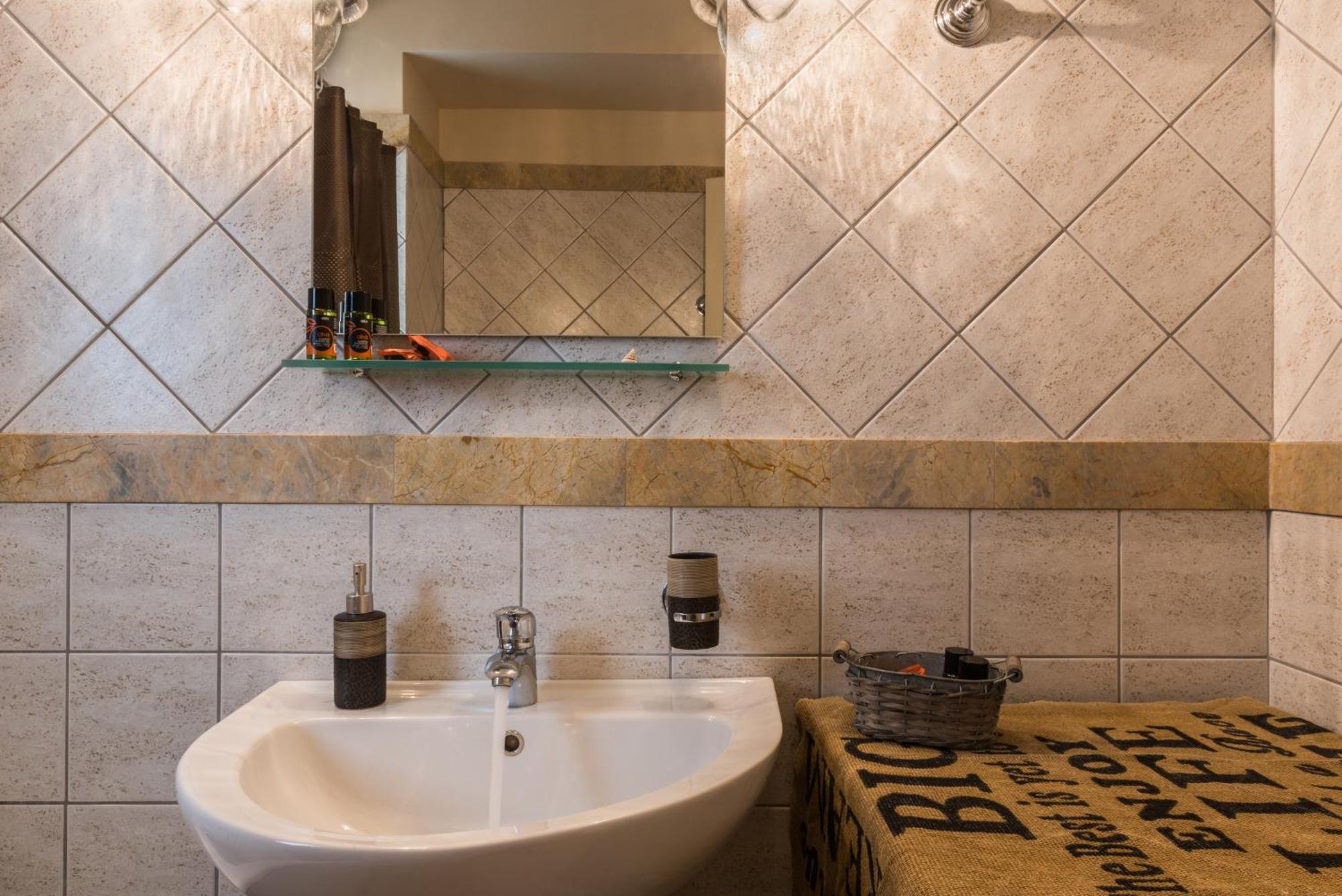 Apartment Nais & *