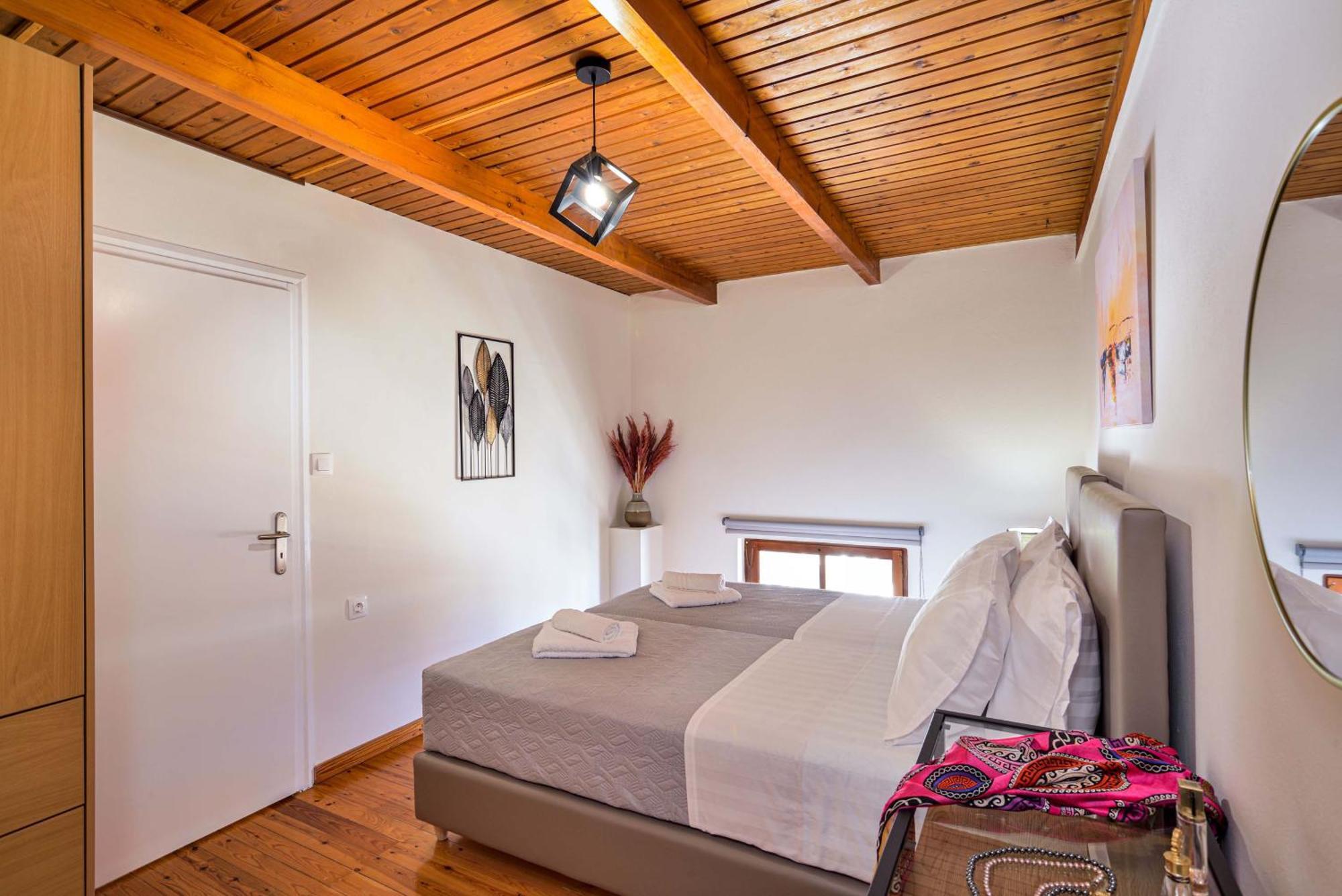 Old Town Loft With Sea View Roof Terrace And Private Parking * Chrissi Akti Chania