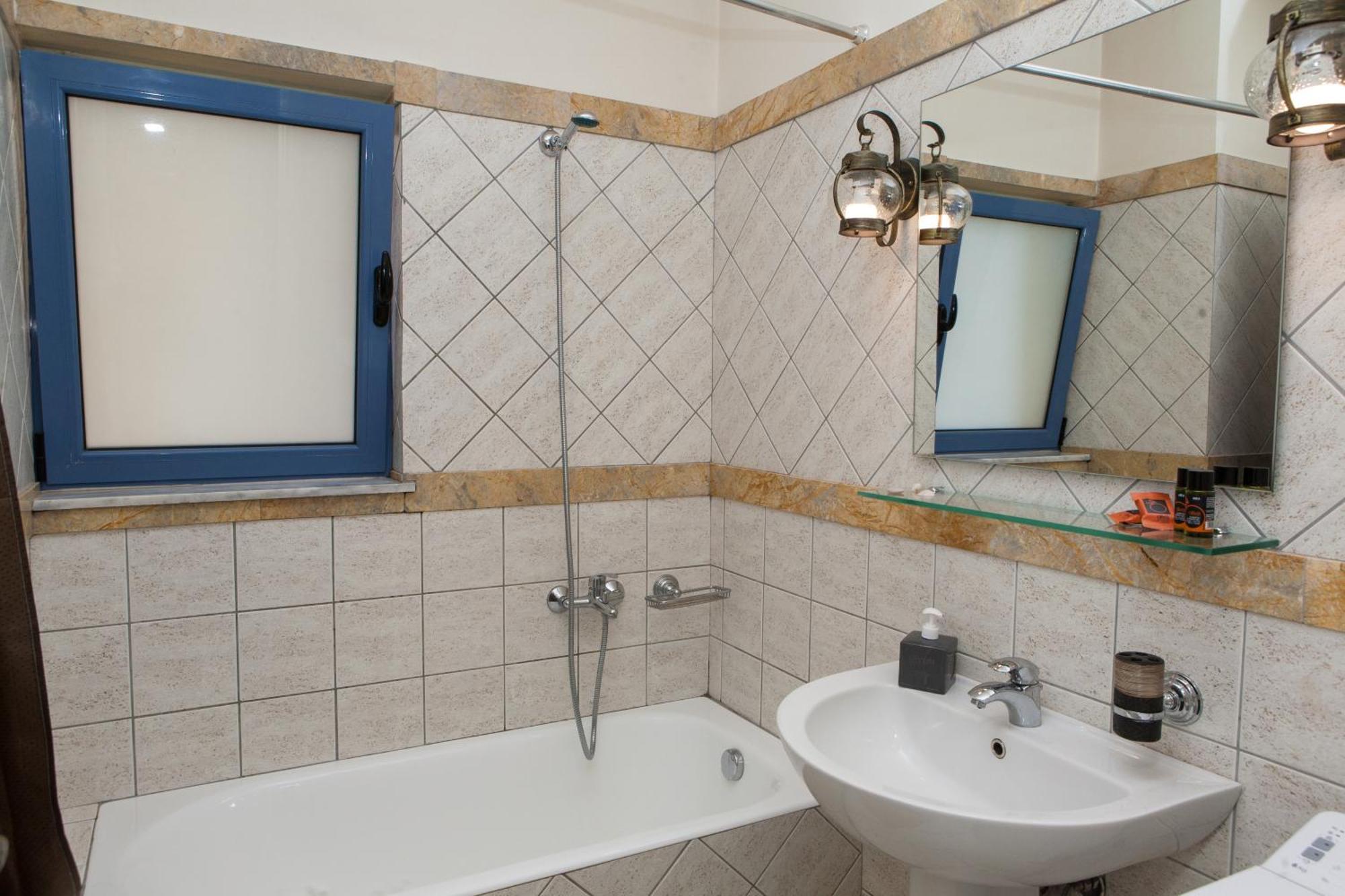 Nais & Apartment Chania (Crete)