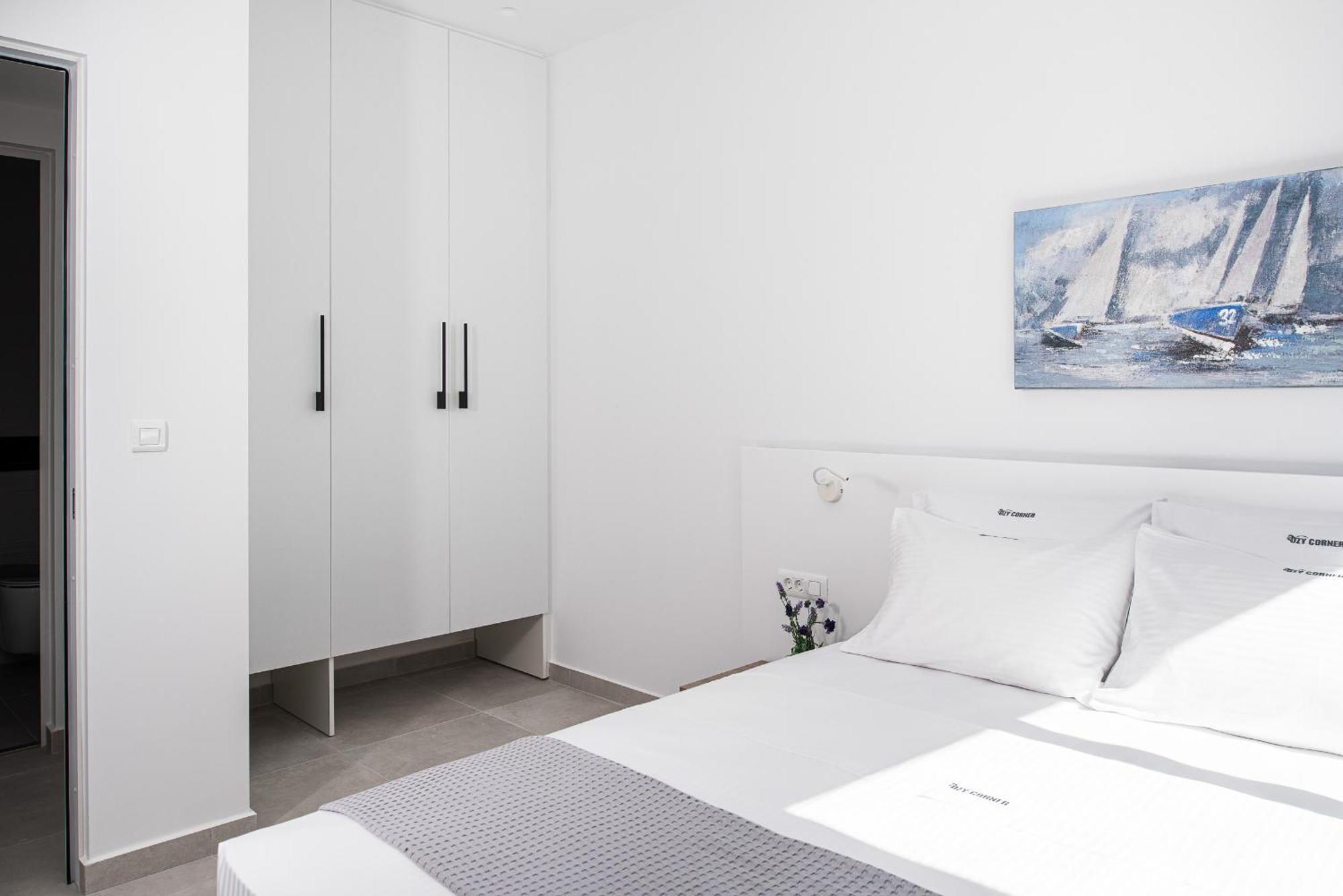 Cozy Corner Luxury Apartment