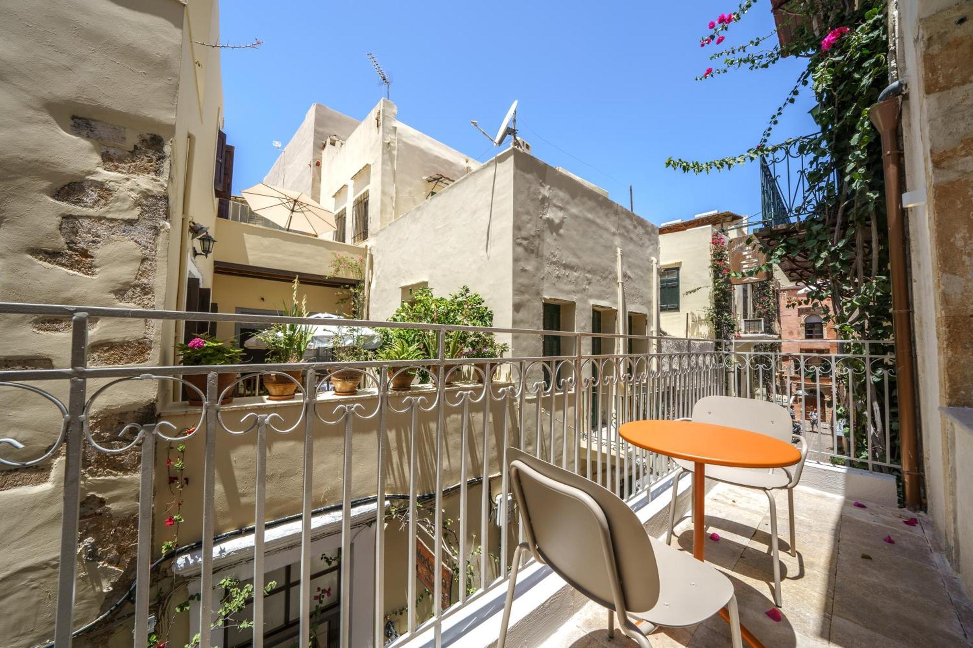 Amelia Luxury Old Town Apartment