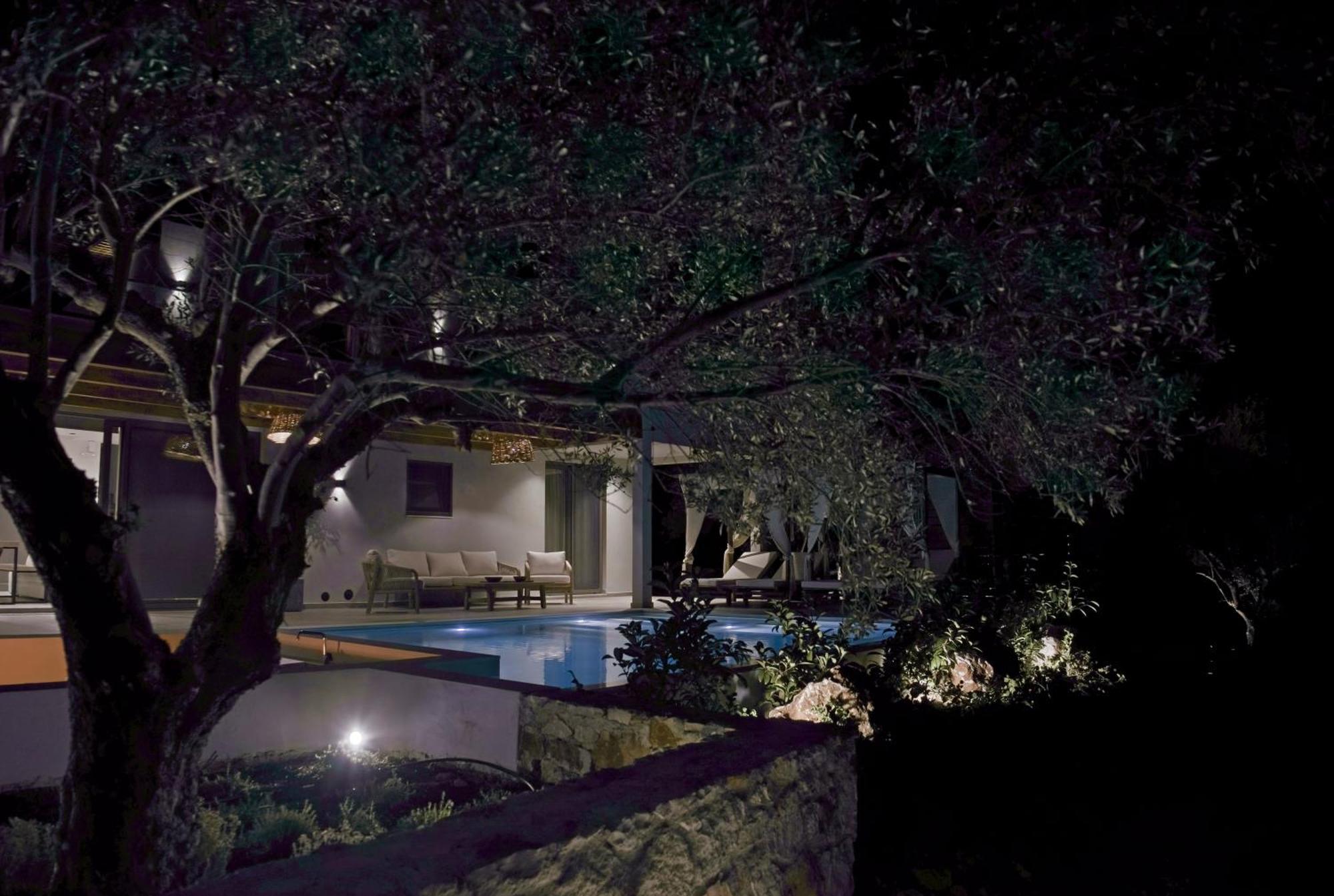 Mourelo Luxury In Chania With Private Pool Jacuzzi Pousada Chrissi Akti Chania