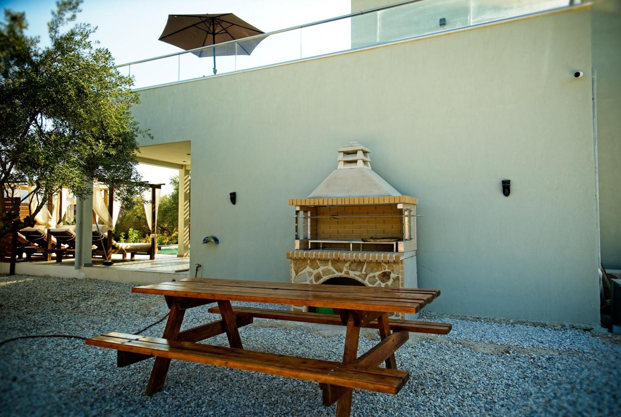 Mourelo Luxury In Chania With Private Pool Jacuzzi Chrissi Akti Chania