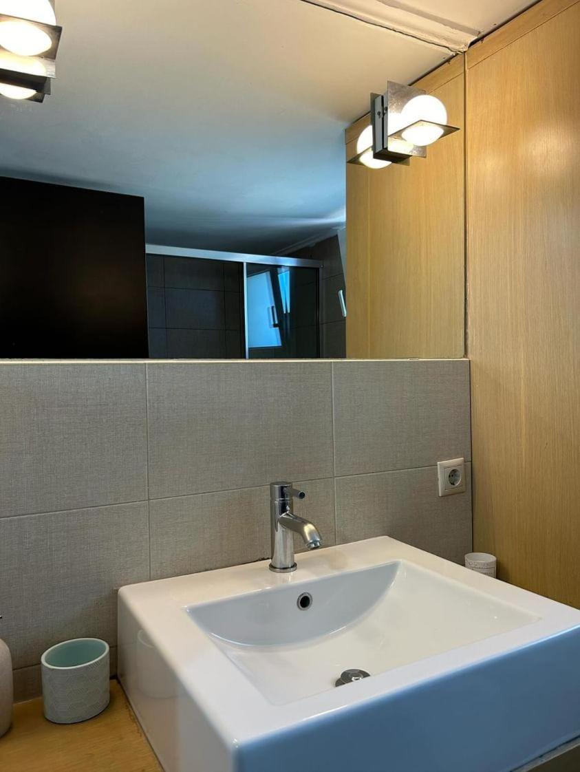 Apartment Upapartment *