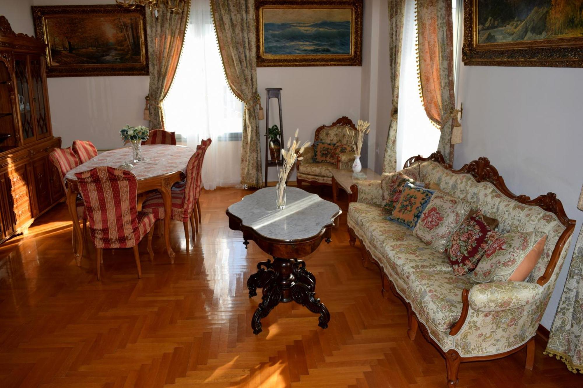 Rodon Manor Apartment *