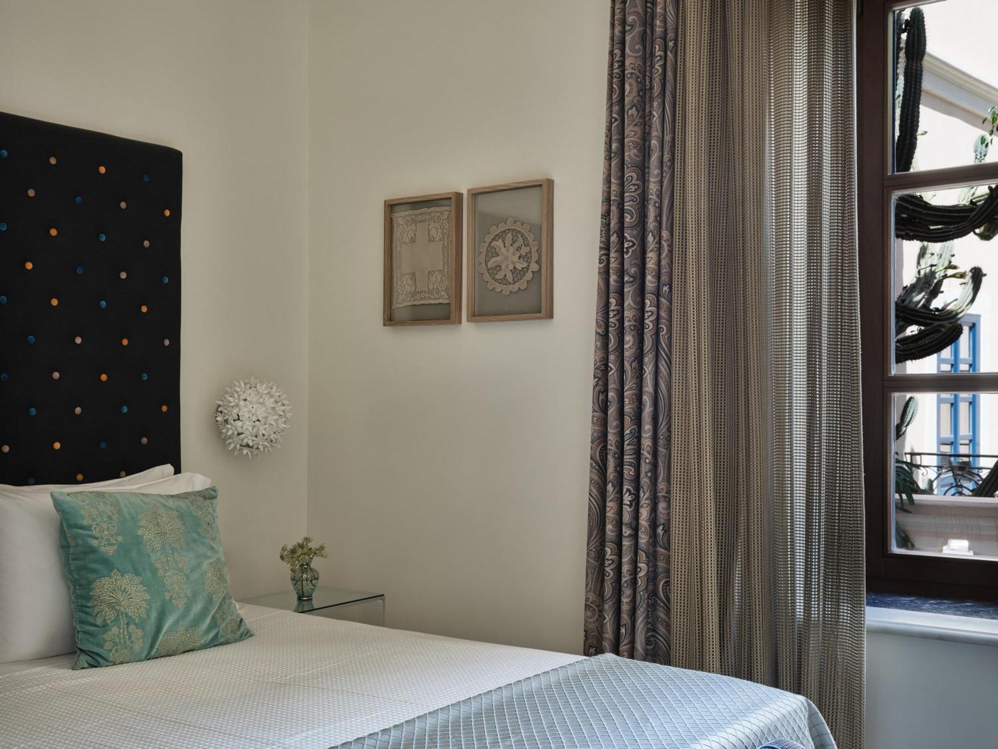 Casa Delfino & Hotel Chania (Crete)