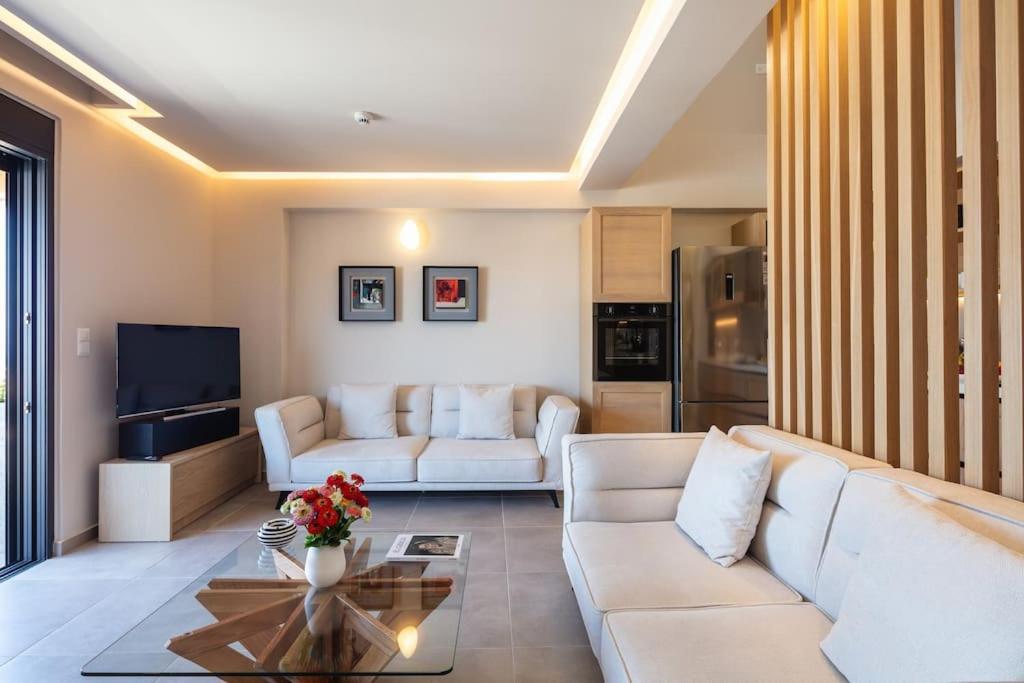 West Port Apartment *