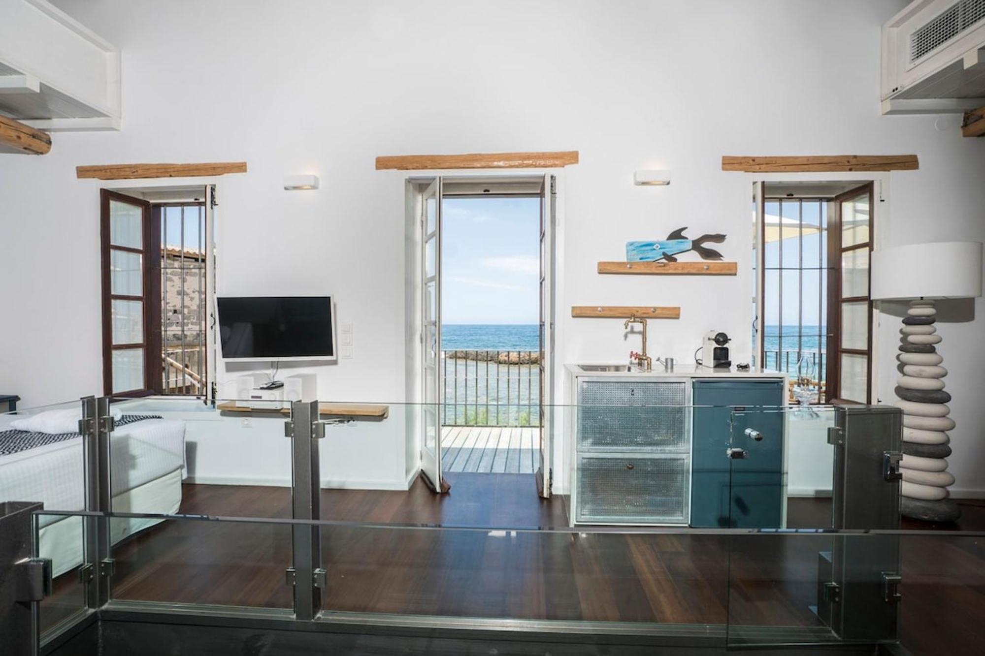Kito- Transformed House On The Water's Edge *
