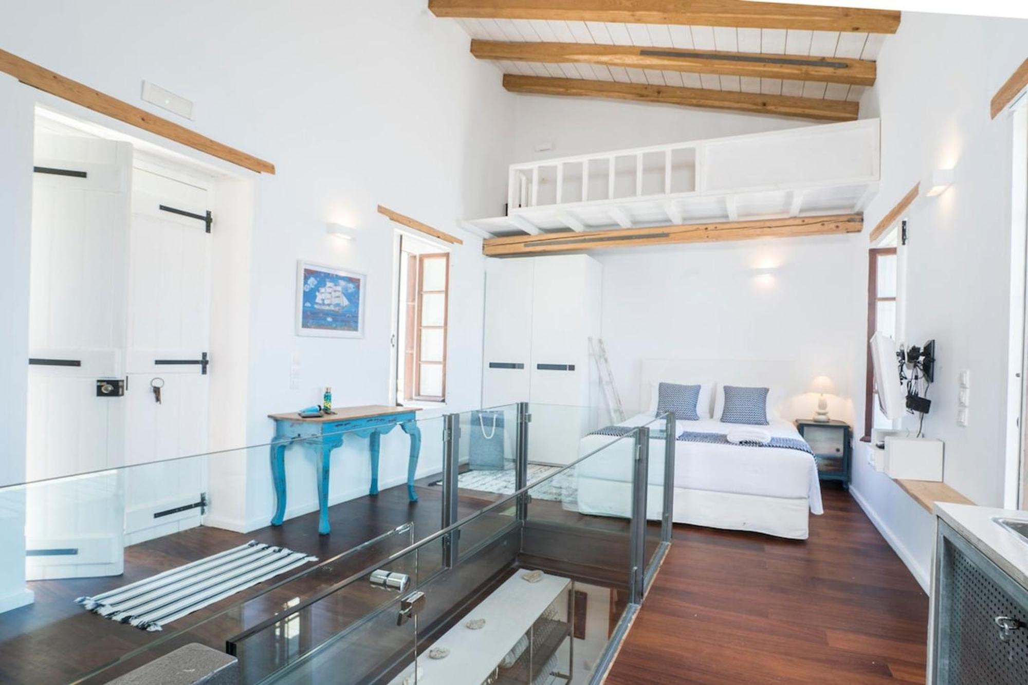 Kito- Transformed House On The Water's Edge * Chania (Crete)