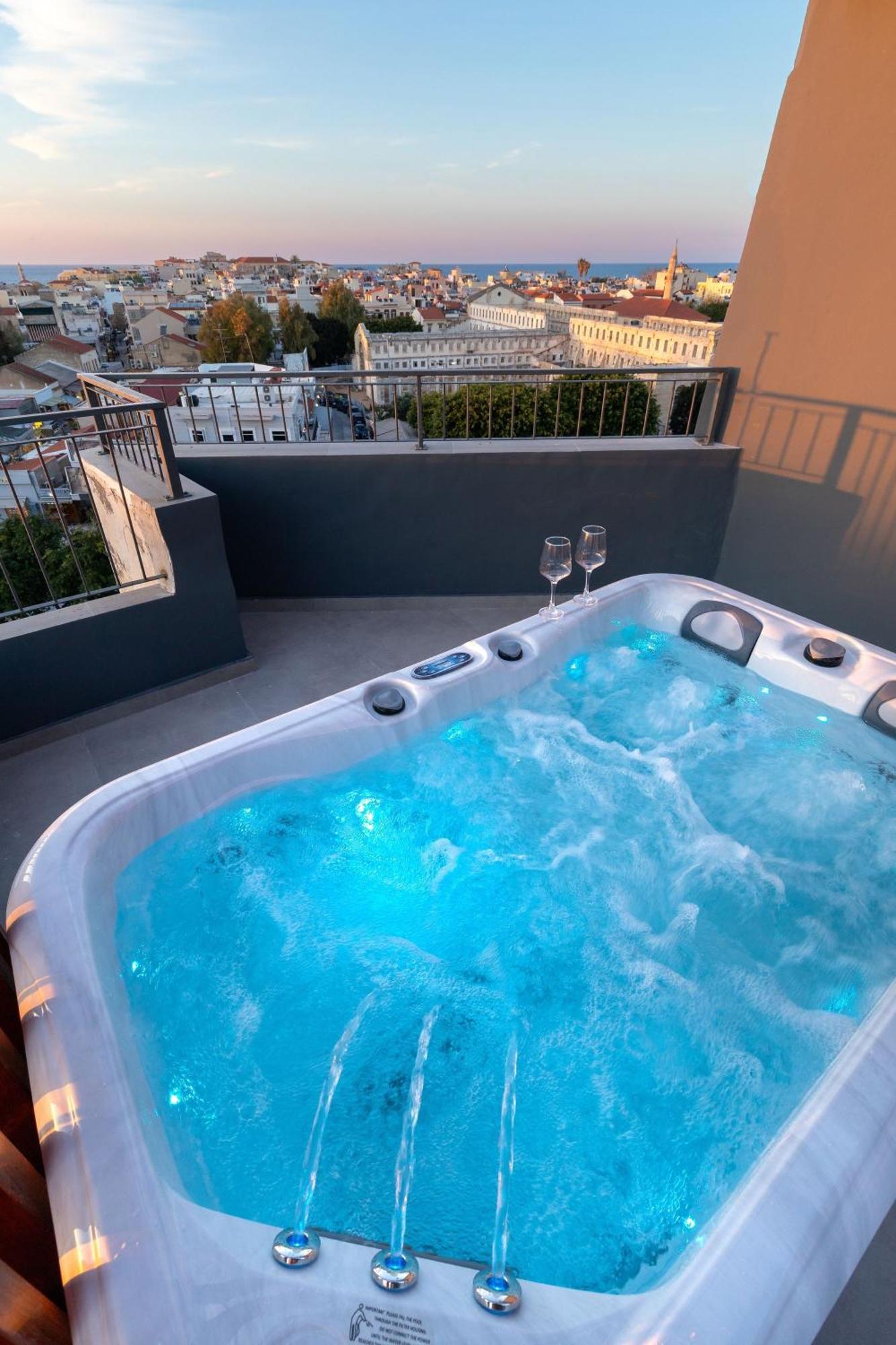 Anele Luxury - Roof Jacuzzi *