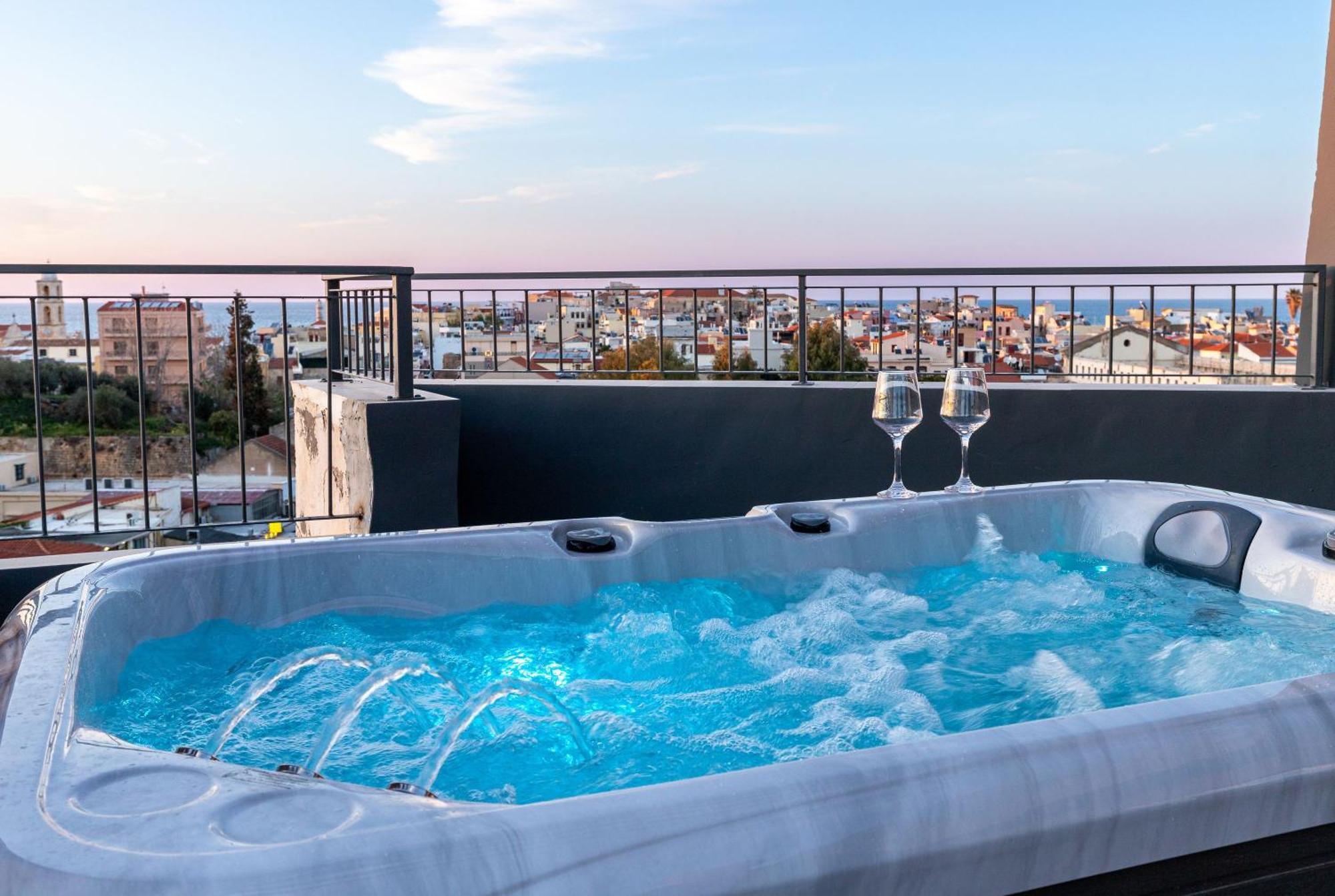 Anele Luxury - Roof Jacuzzi Apartment Chania (Crete)