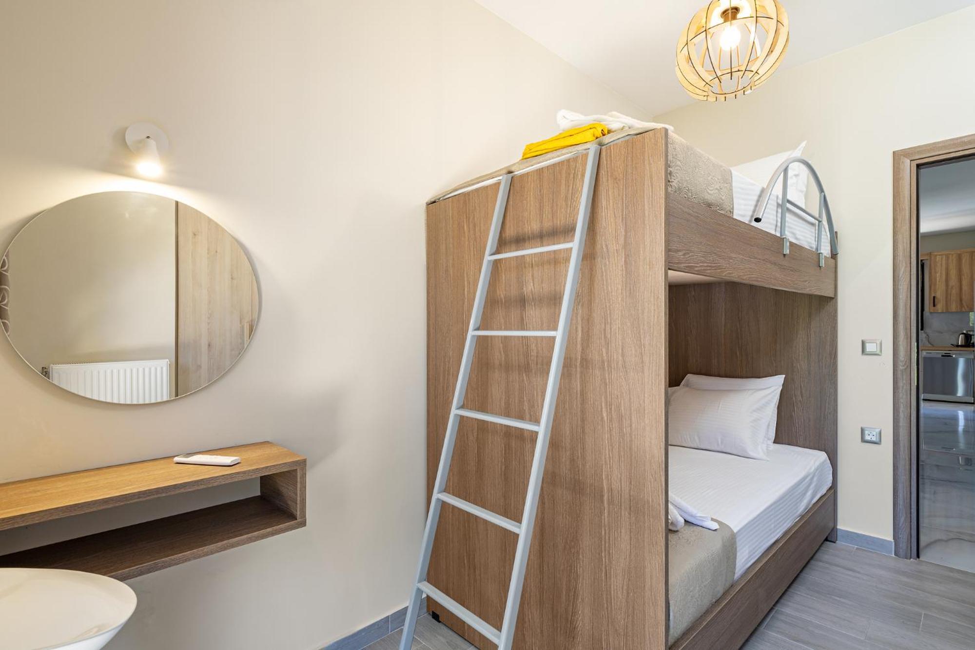 Chris With Private Ecologic Pool And Kid's Playground! Apartment Chania (Crete)