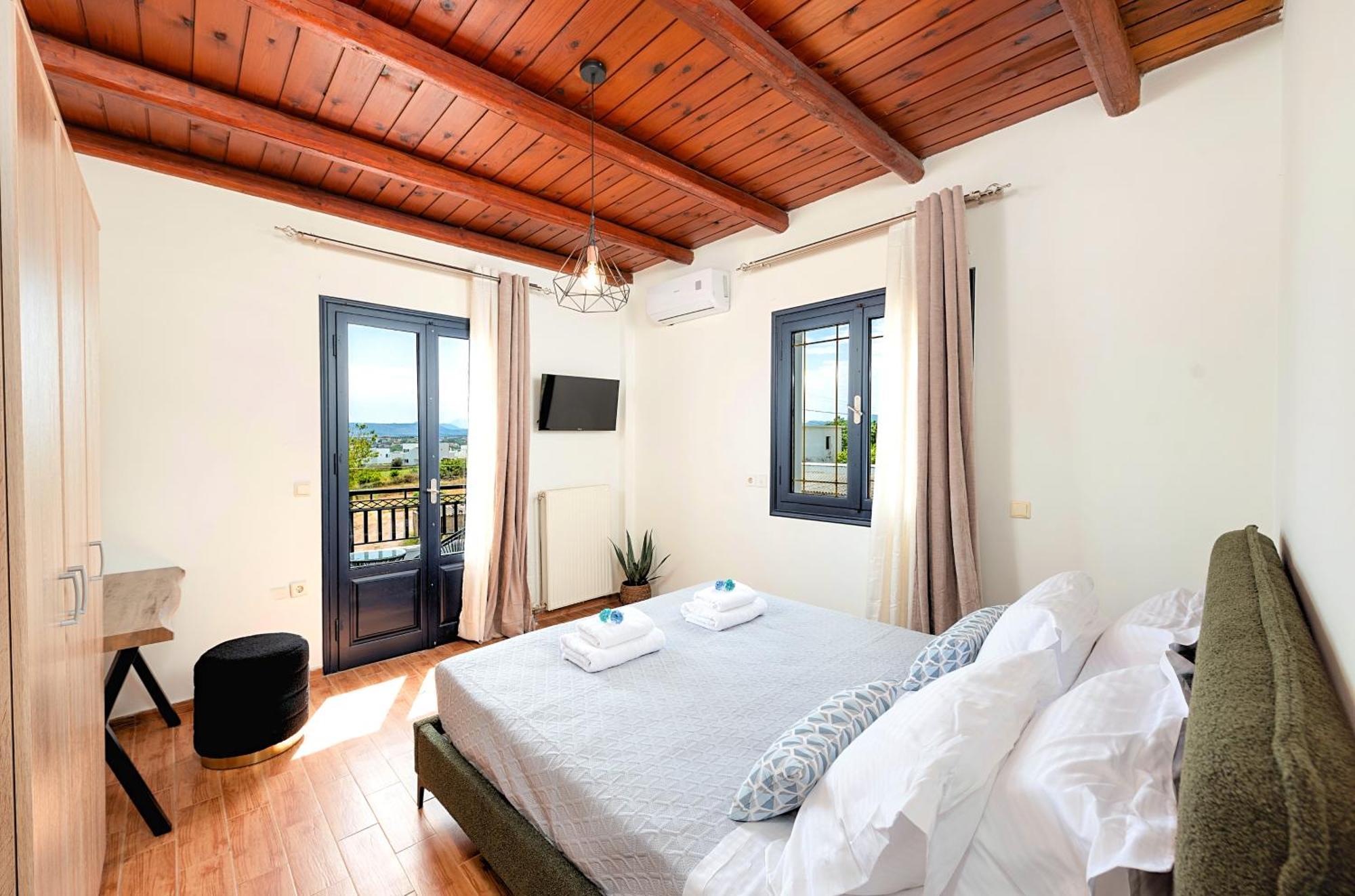 Grey Grand Private Pool Villa Chania (Crete)