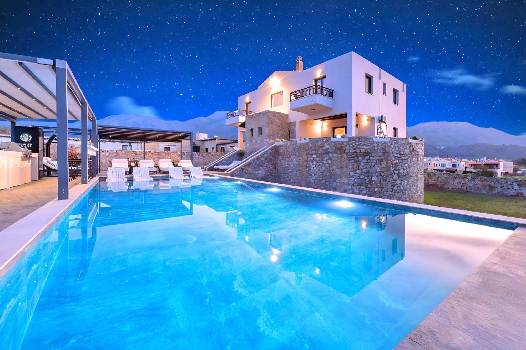 Grey Grand Private Pool Villa *