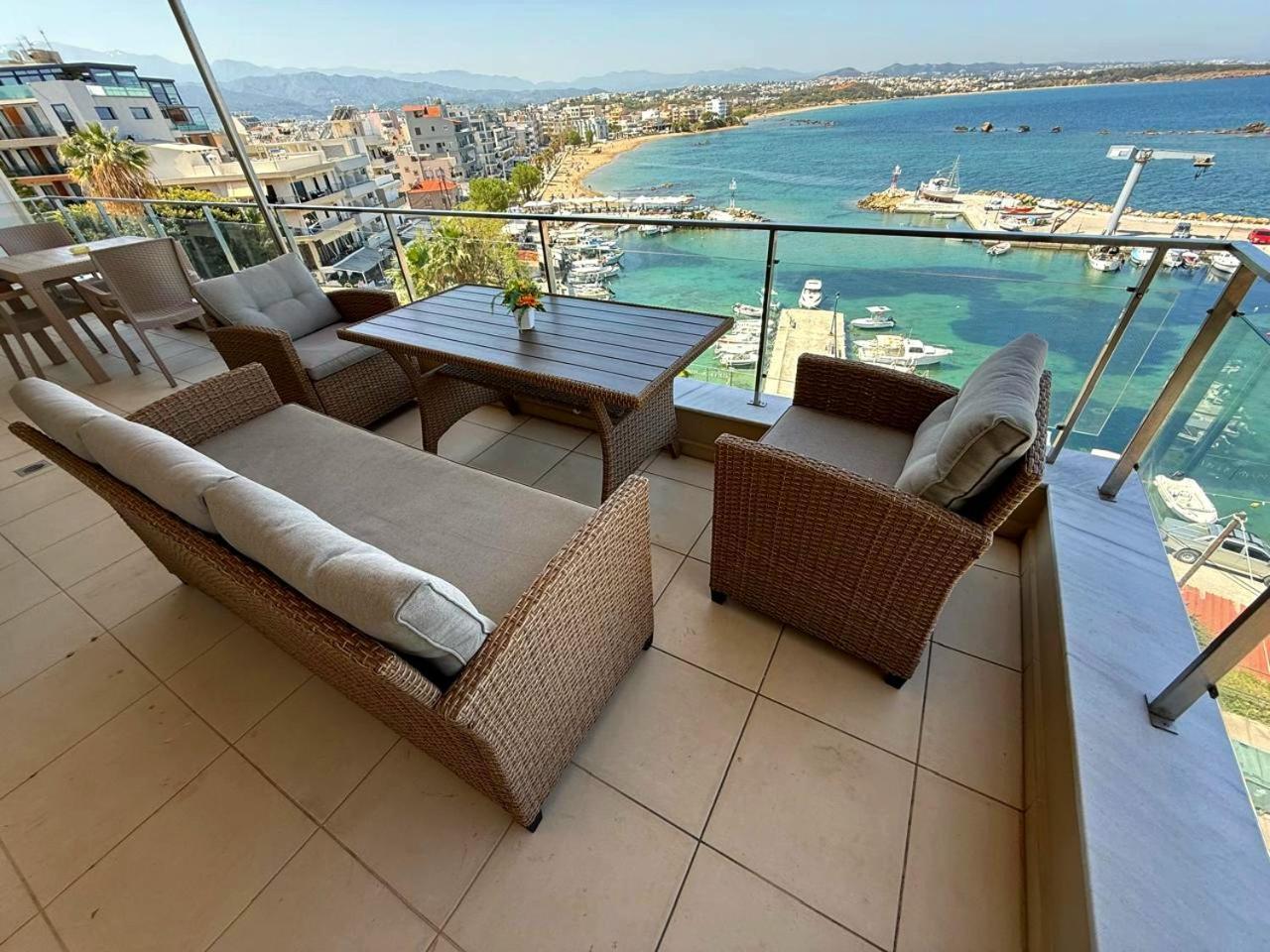 Panoramic Sea View *