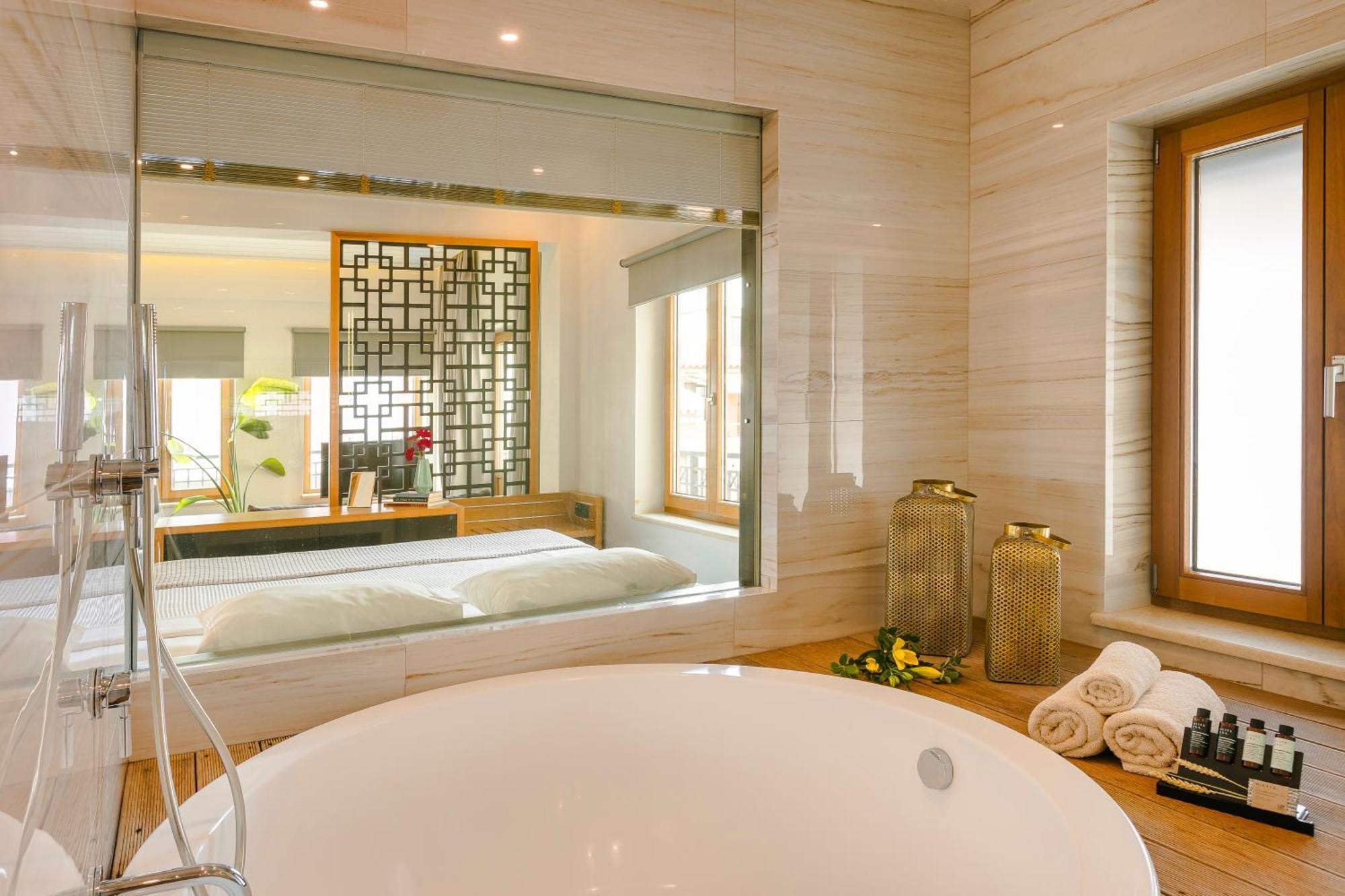 Querini Luxury Hotel 3*