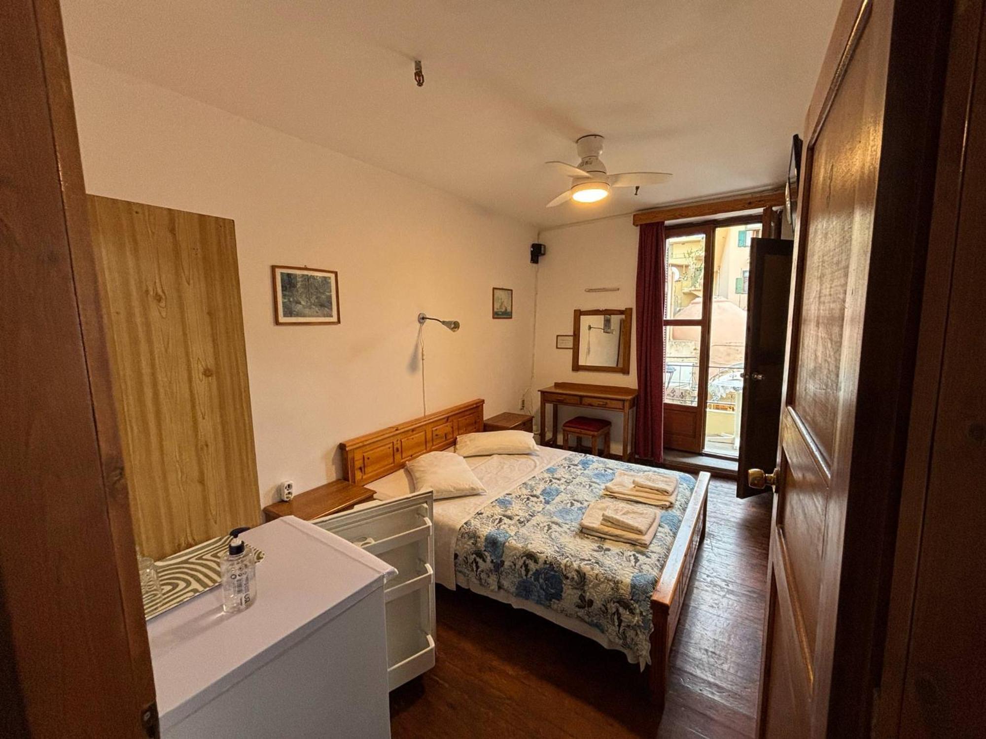 Herberg Stelios To Rent *