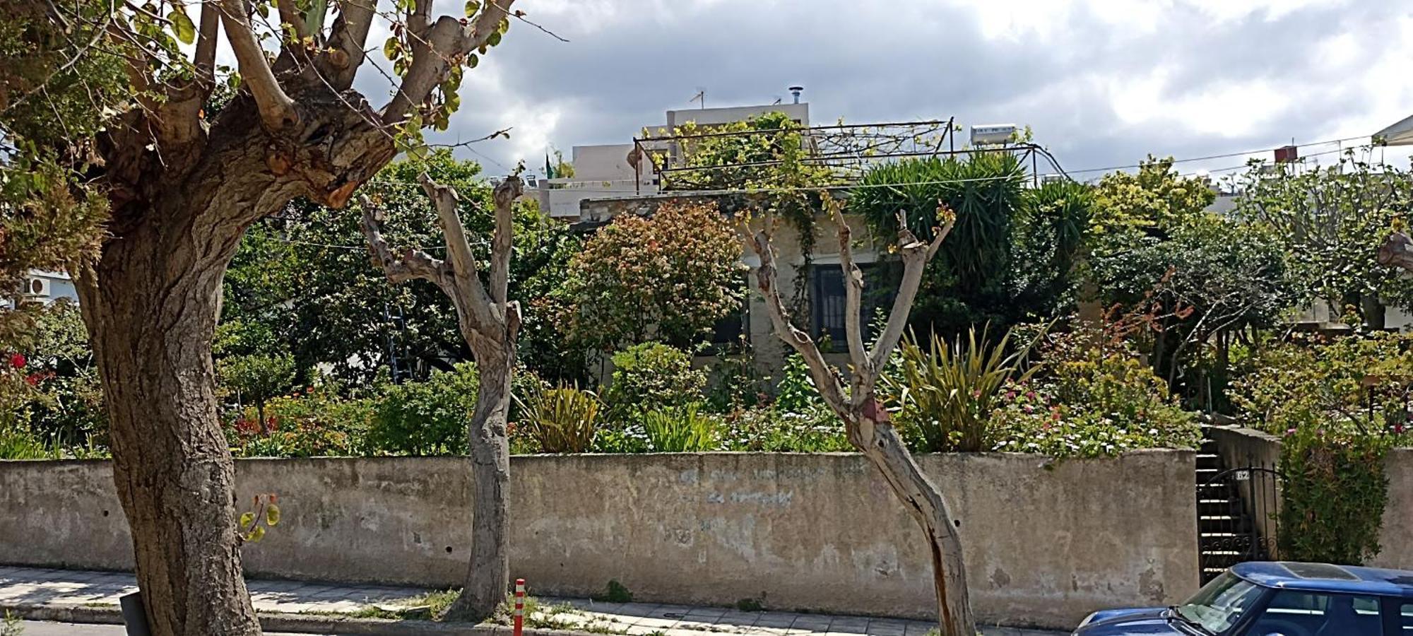 Stone House Into Amazing Garden *