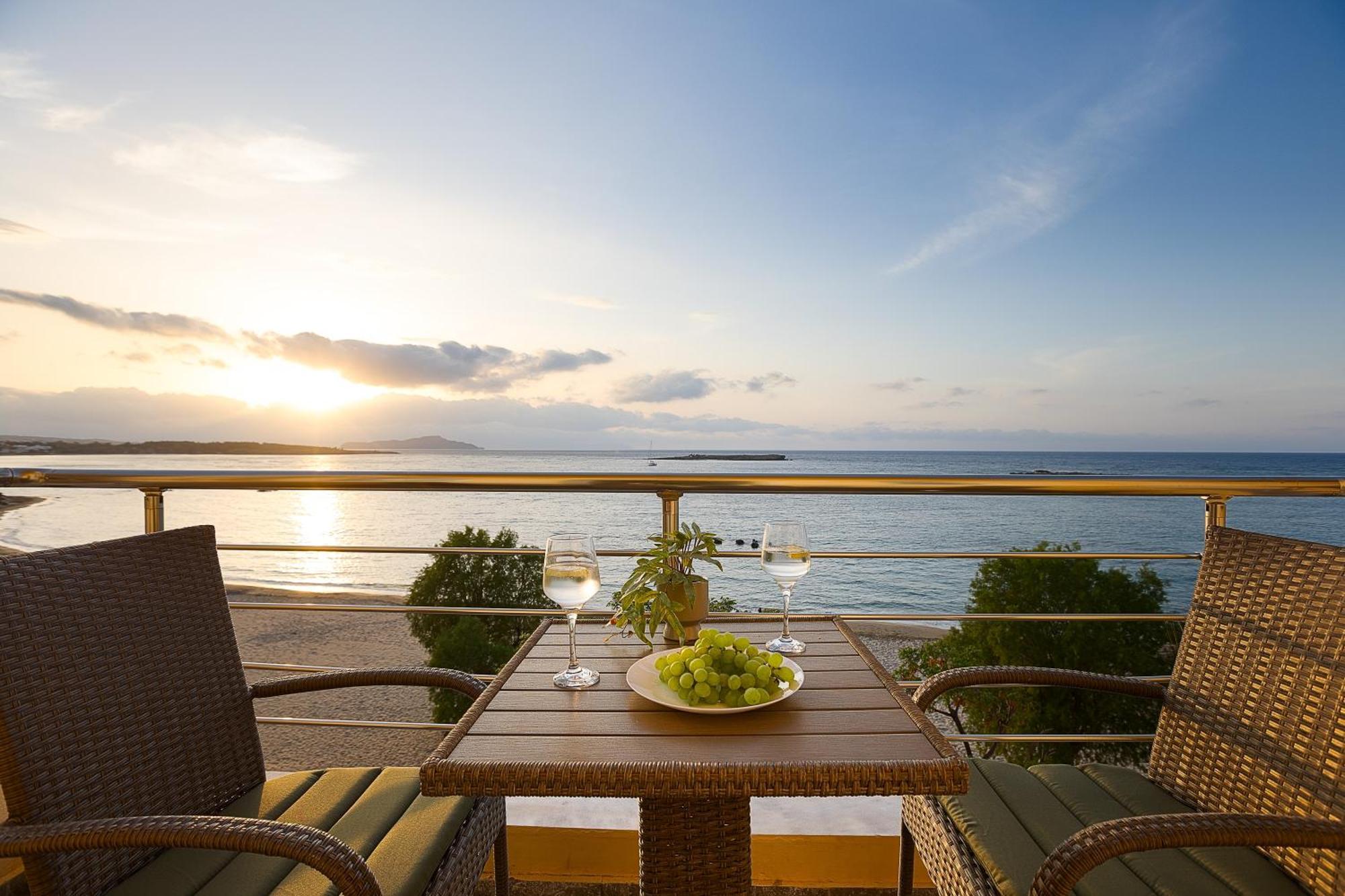 Neachora Beachfront Aparthotel *