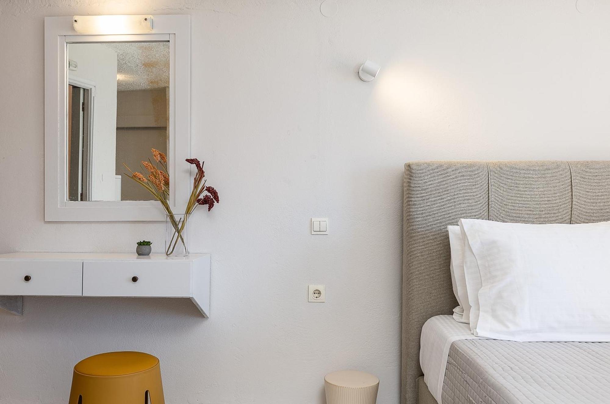 Aparthotel Neachora Beachfront