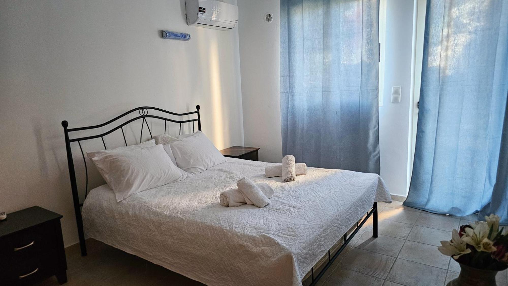 Casseiopia 5 Bedroom On With Pool * Chania (Crete)