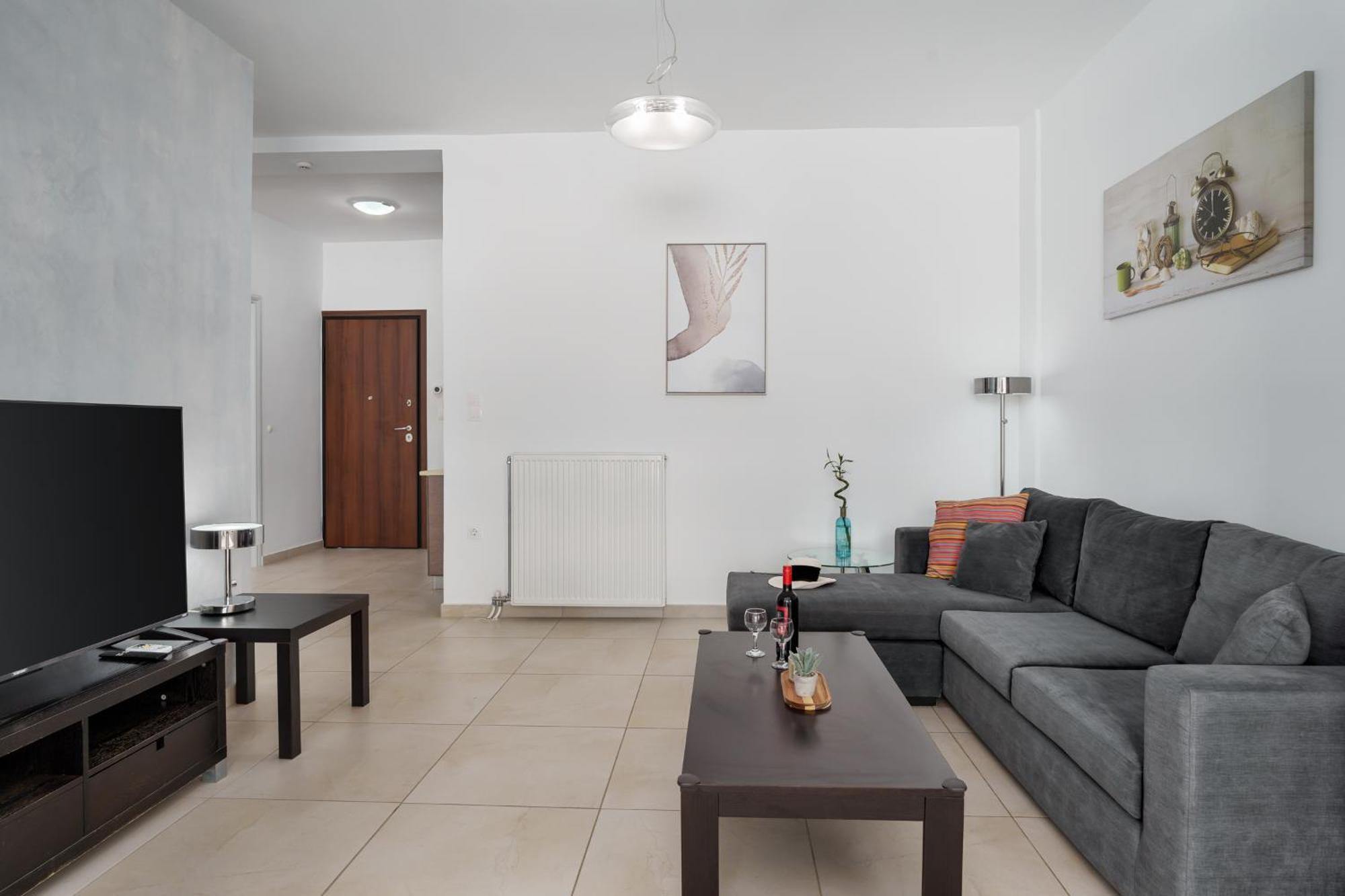 Apartment 3 Bedroom In Nea Chora 400 Meters Walk To The Chania (Crete)