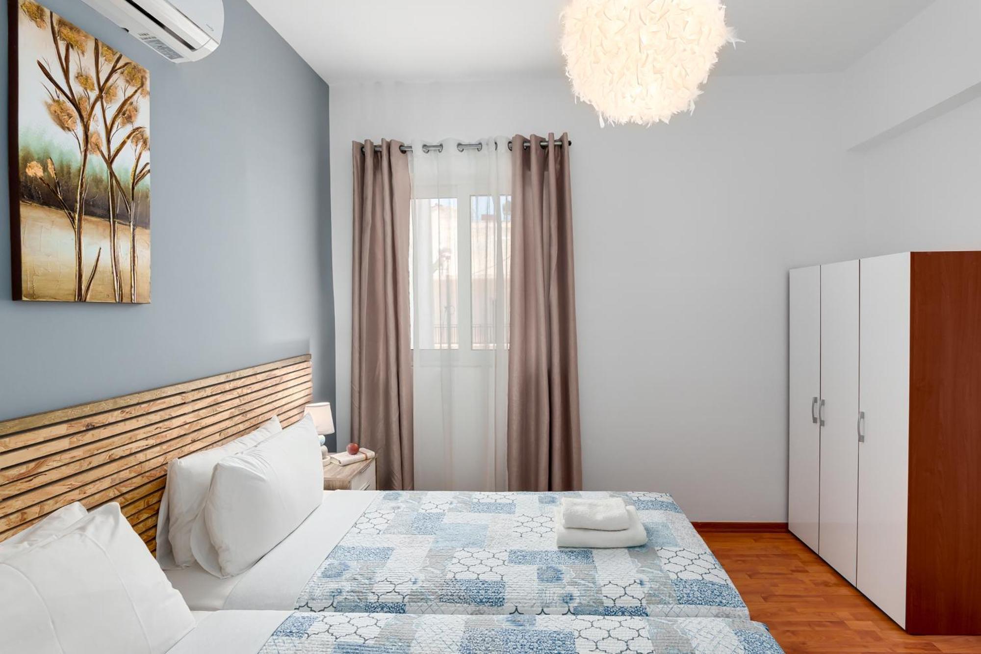 3 Bedroom In Nea Chora 400 Meters Walk To The Apartment *