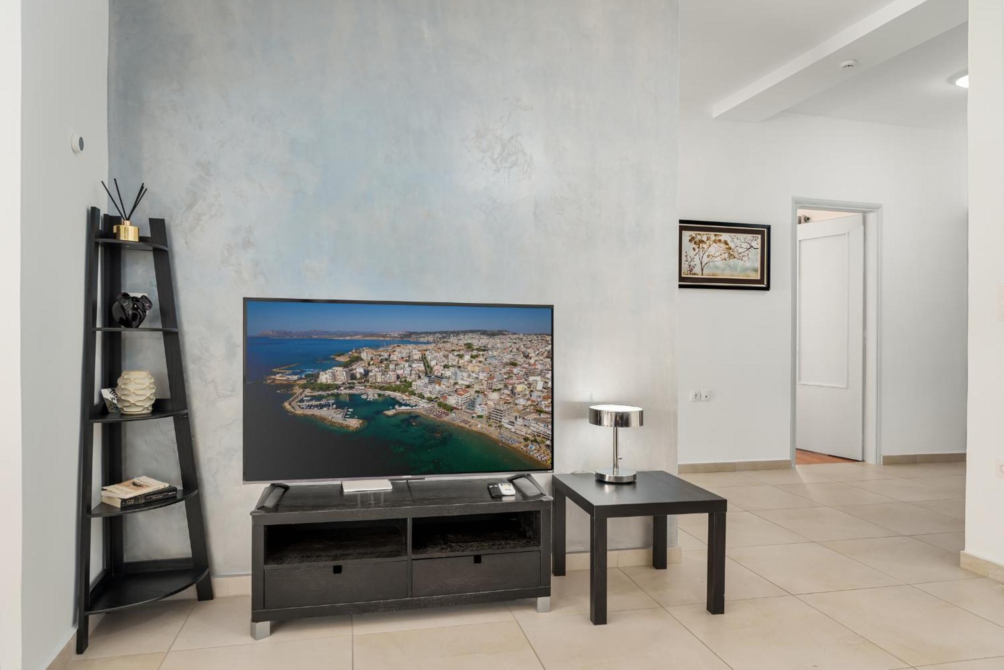 3 Bedroom In Nea Chora 400 Meters Walk To The *