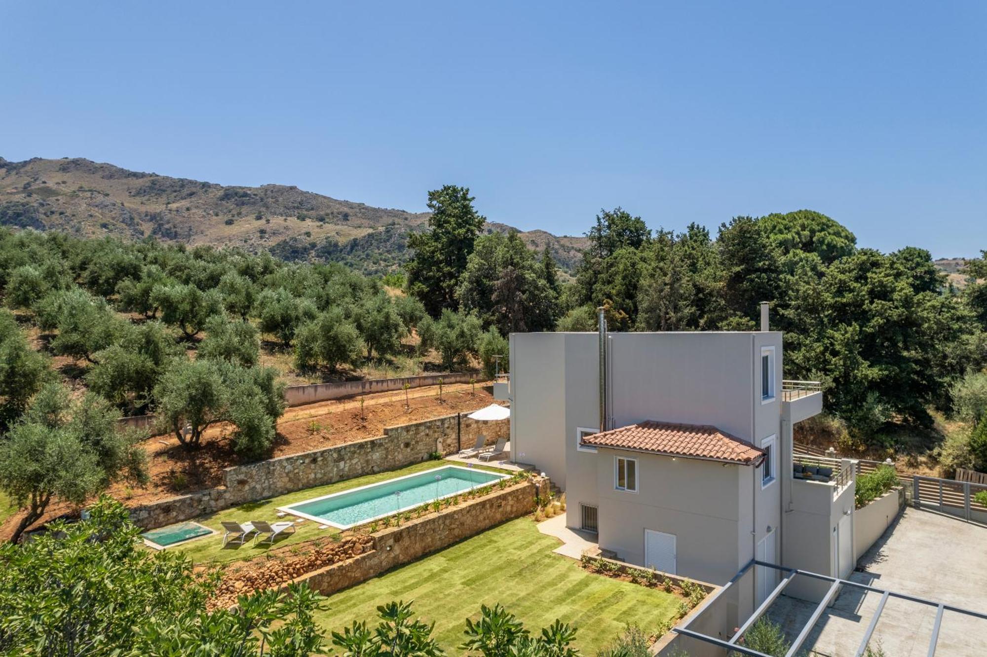 Holiday home Kyparisses