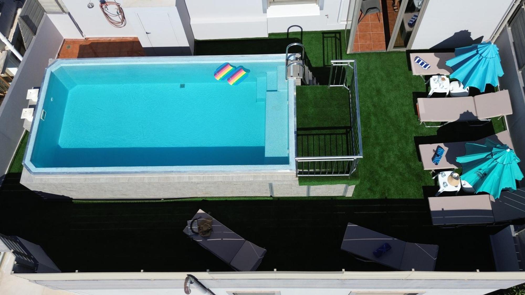 Elegant 2br Rooftop Pool & Walk To Old Town Appartement