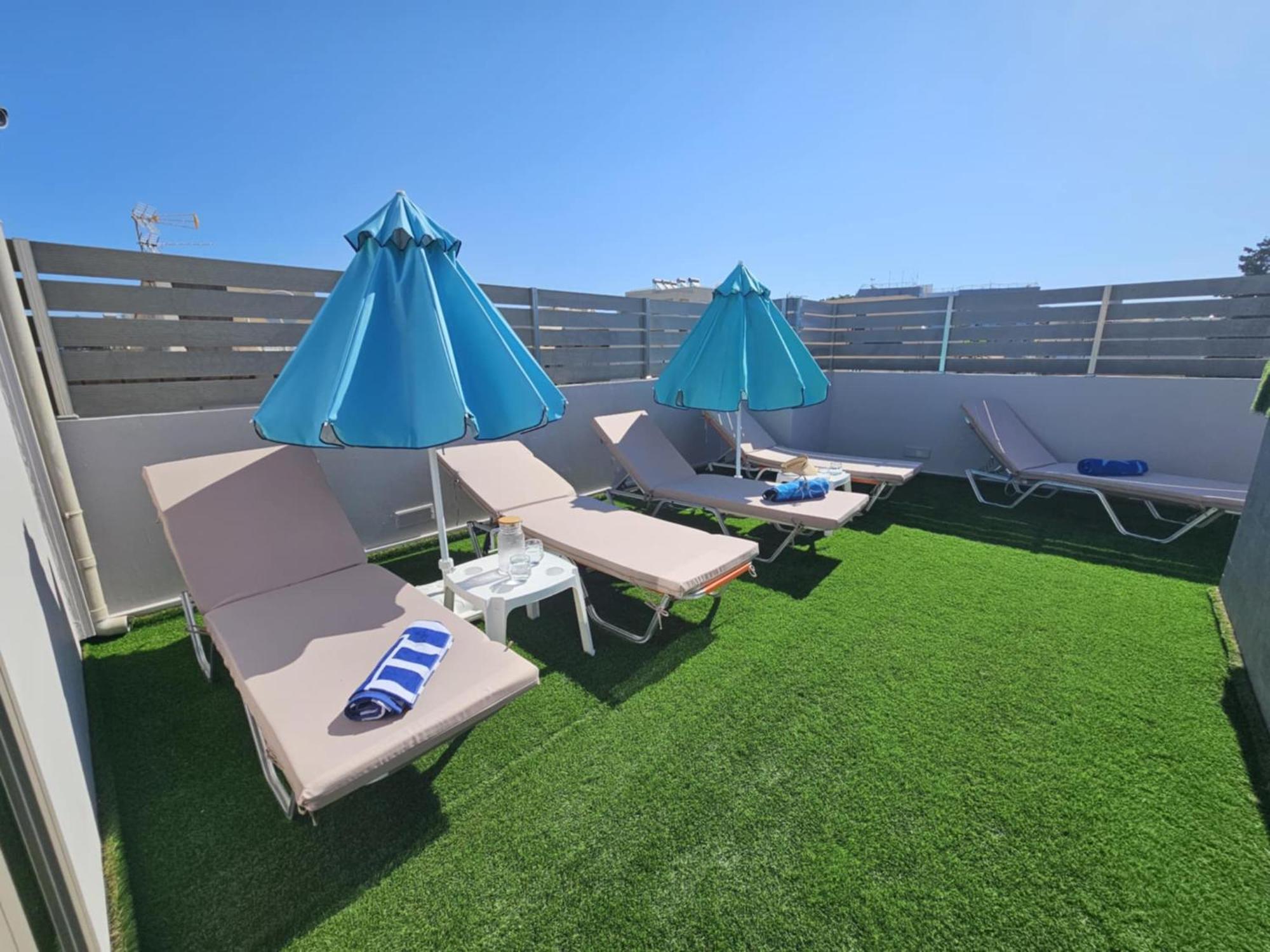 Elegant 2br Rooftop Pool & Walk To Old Town