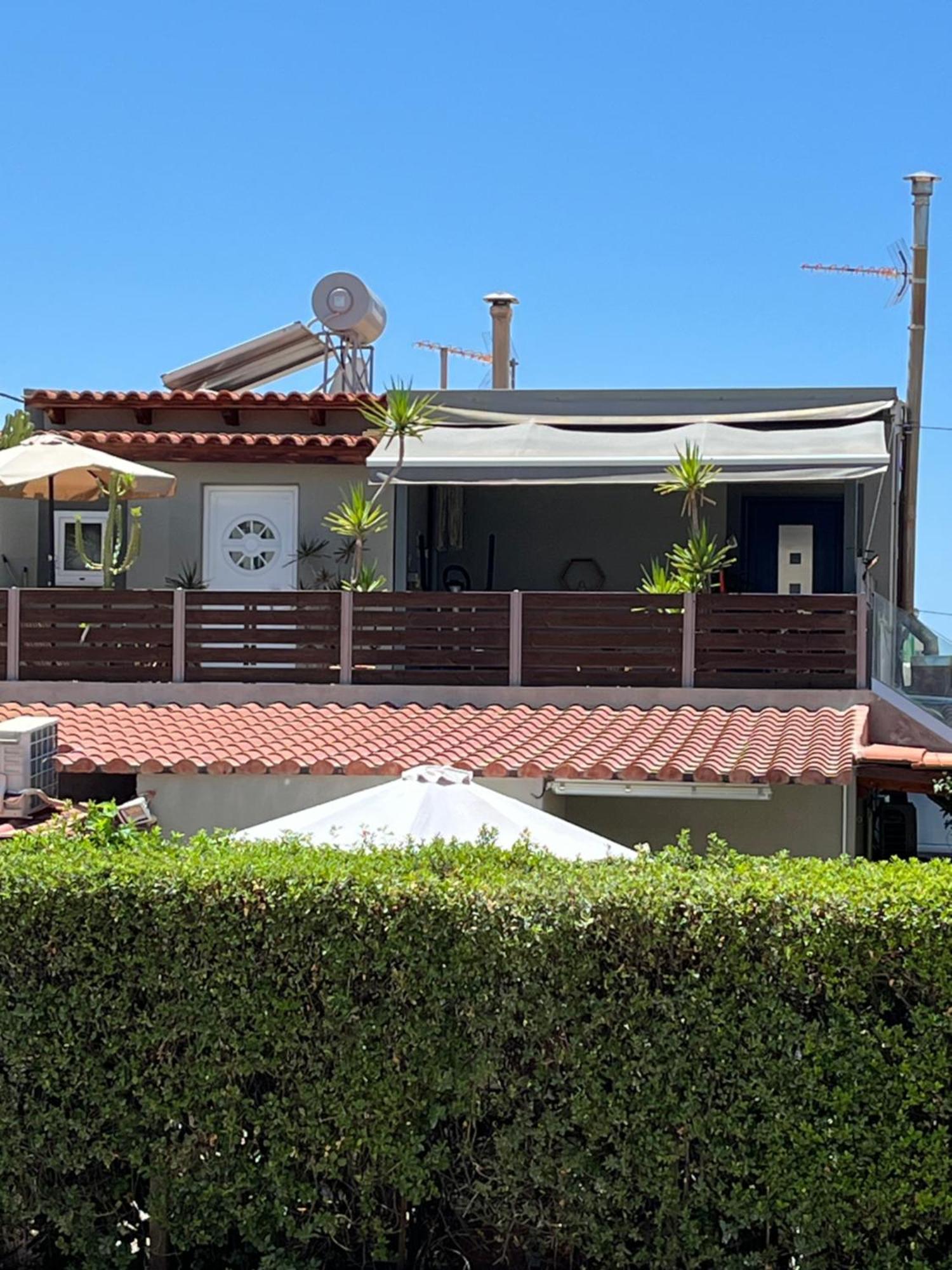 Olga's Front Yard Apartment