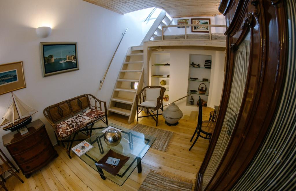 A.k.residence *