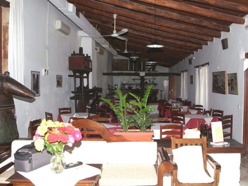 Oasis Hotel 2*