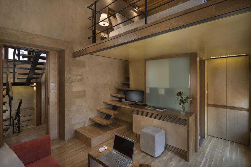 Neoria Houses