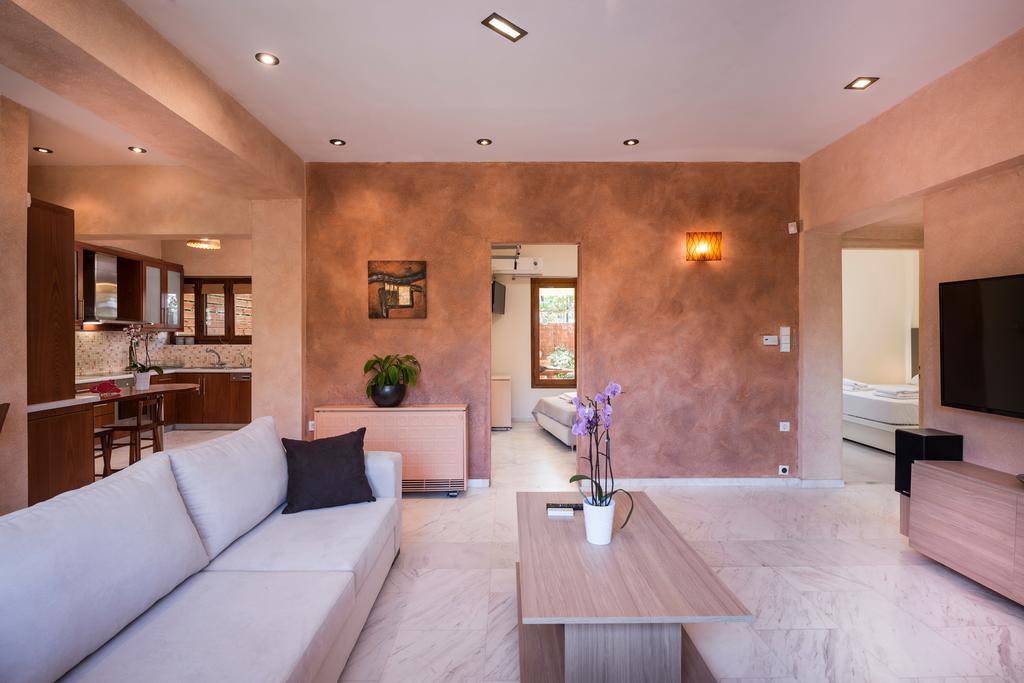 Meni's Apartment