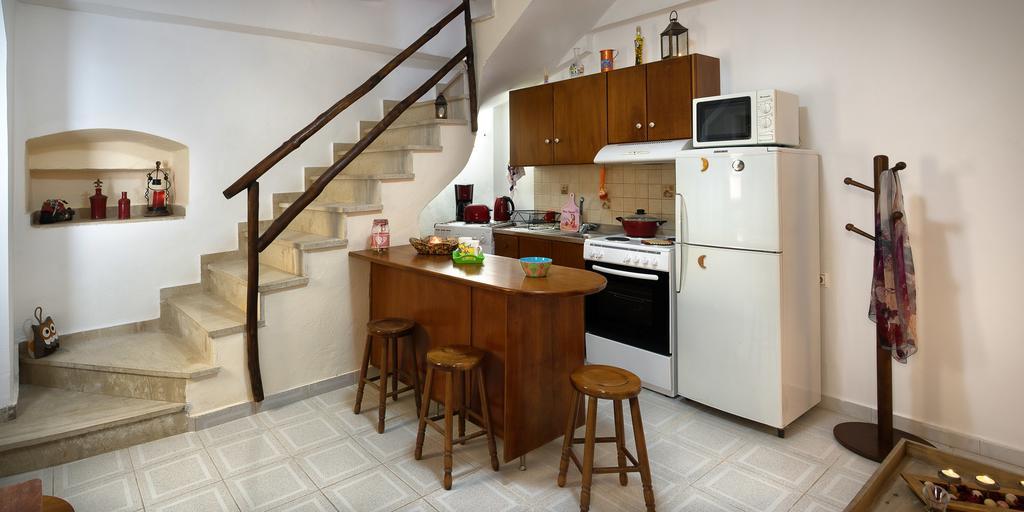 Amyrsa's House Of Character *